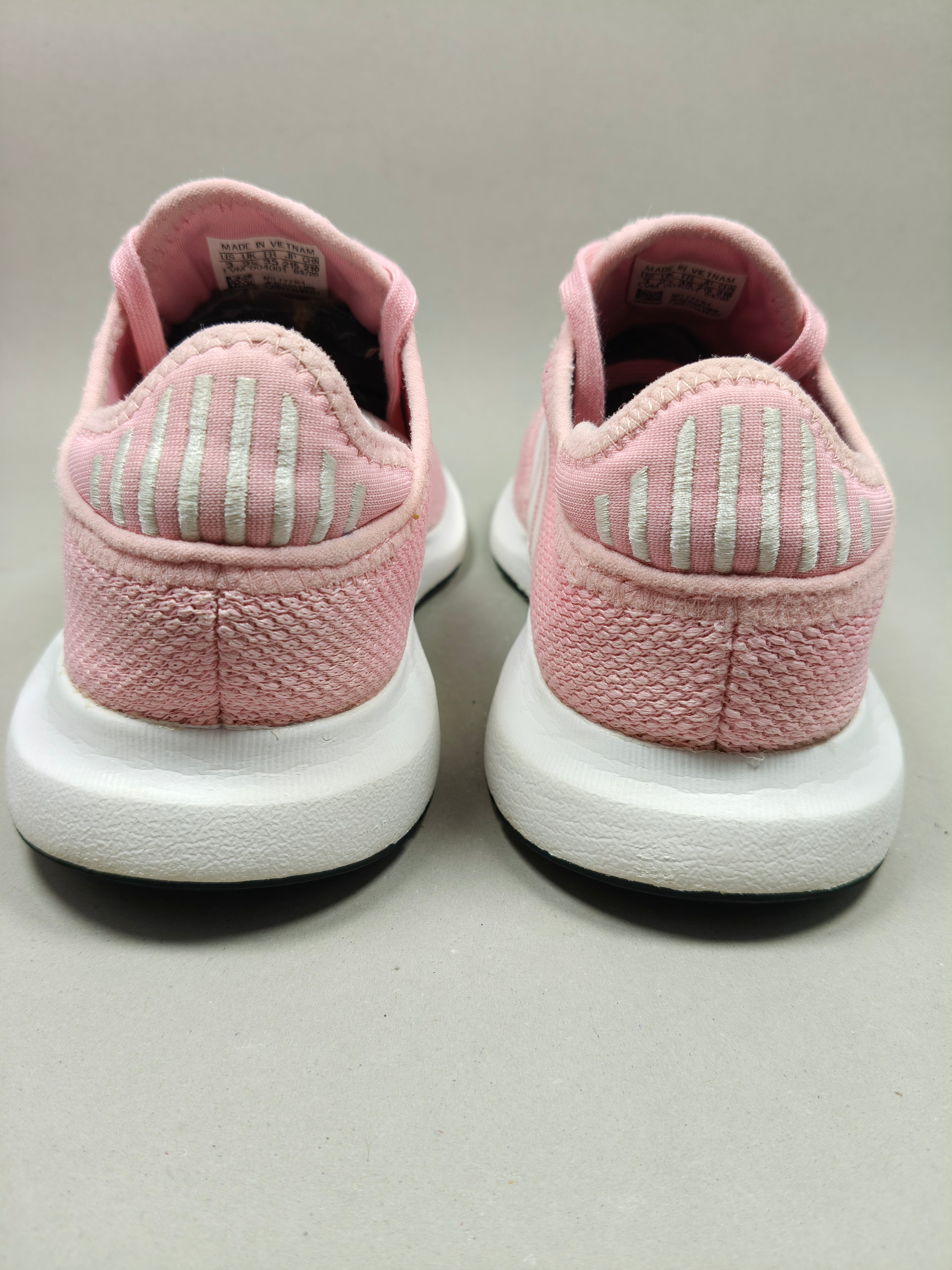 Adidas Swift Run . Size : EUR  35 | Excellent+