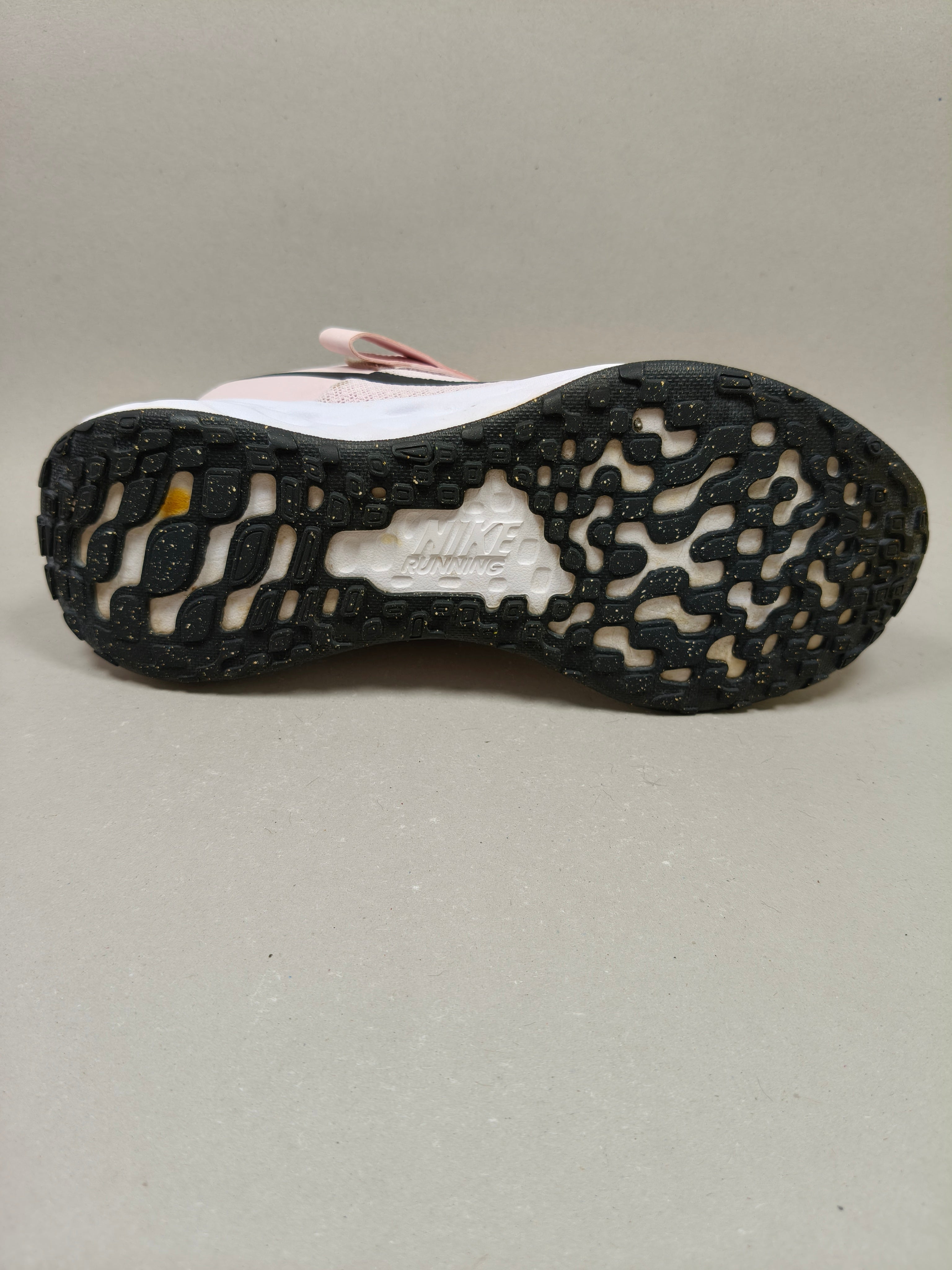 Nike Revolution . Size : EUR  35 | Excellent+