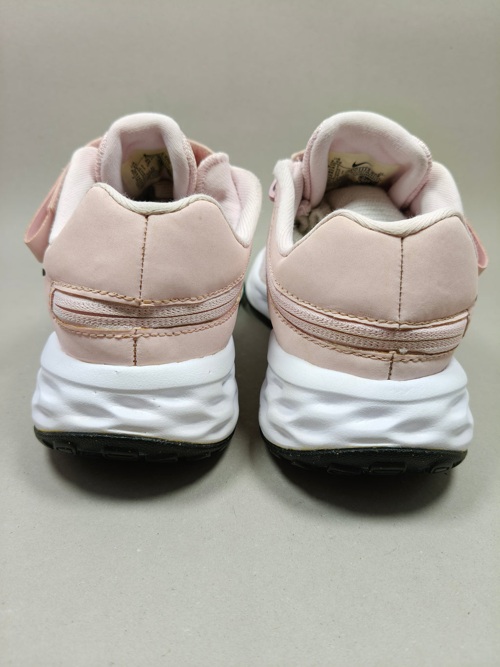 Nike Revolution . Size : EUR  35 | Excellent+