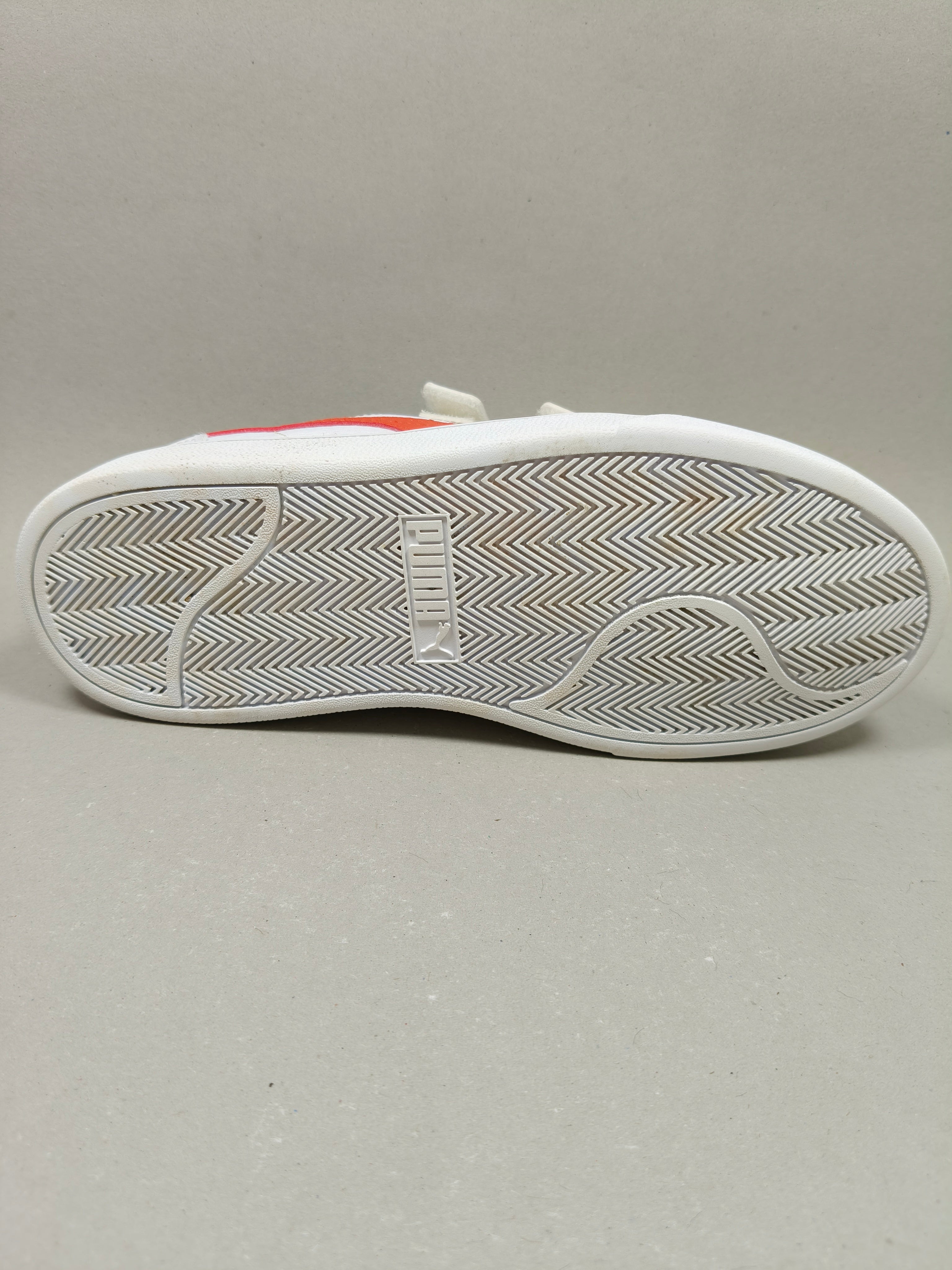Puma Shuffle . Size : EUR  35 | Premium