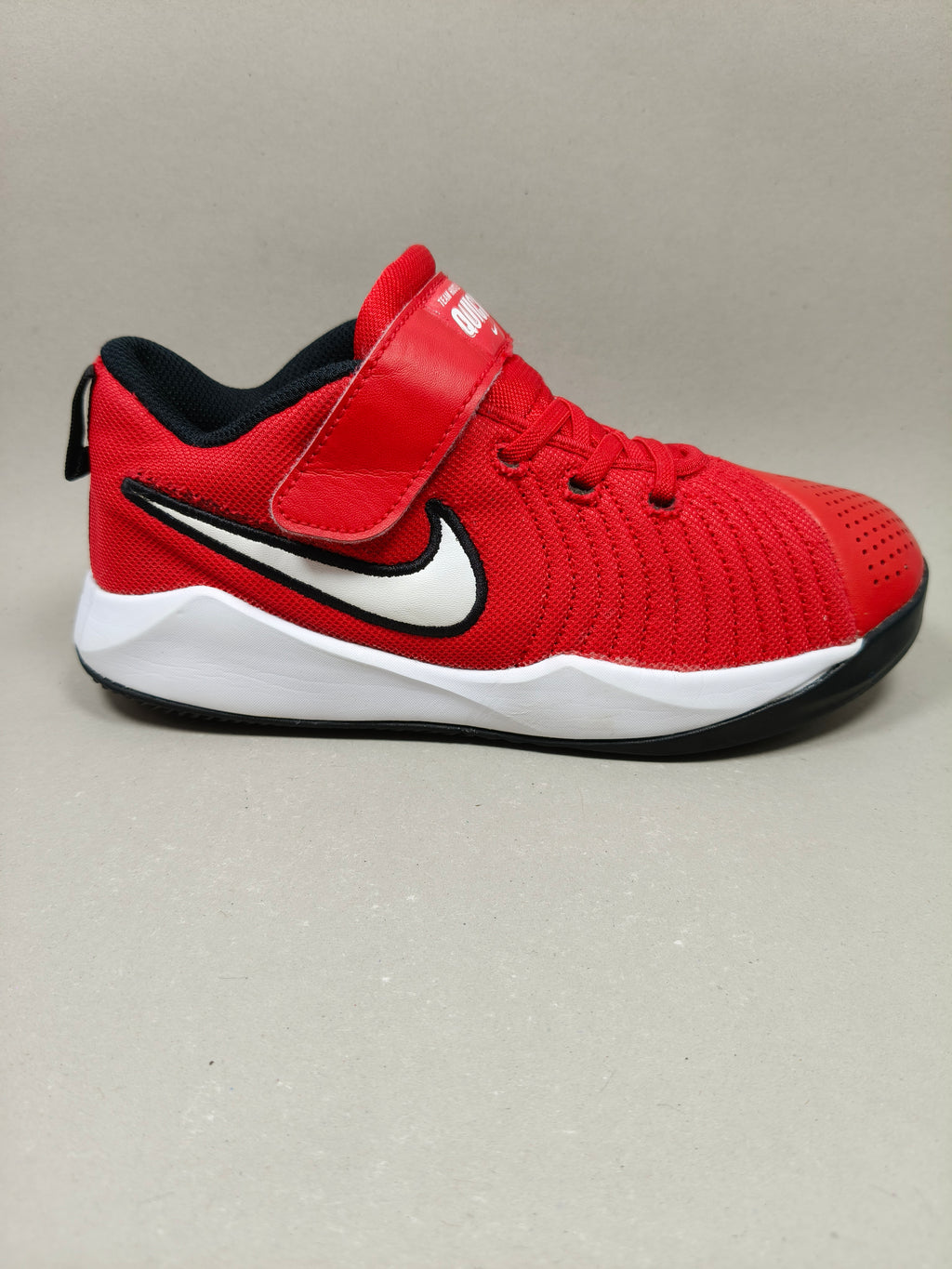 Nike Team Hustle . Size : EUR  35 | Excellent+