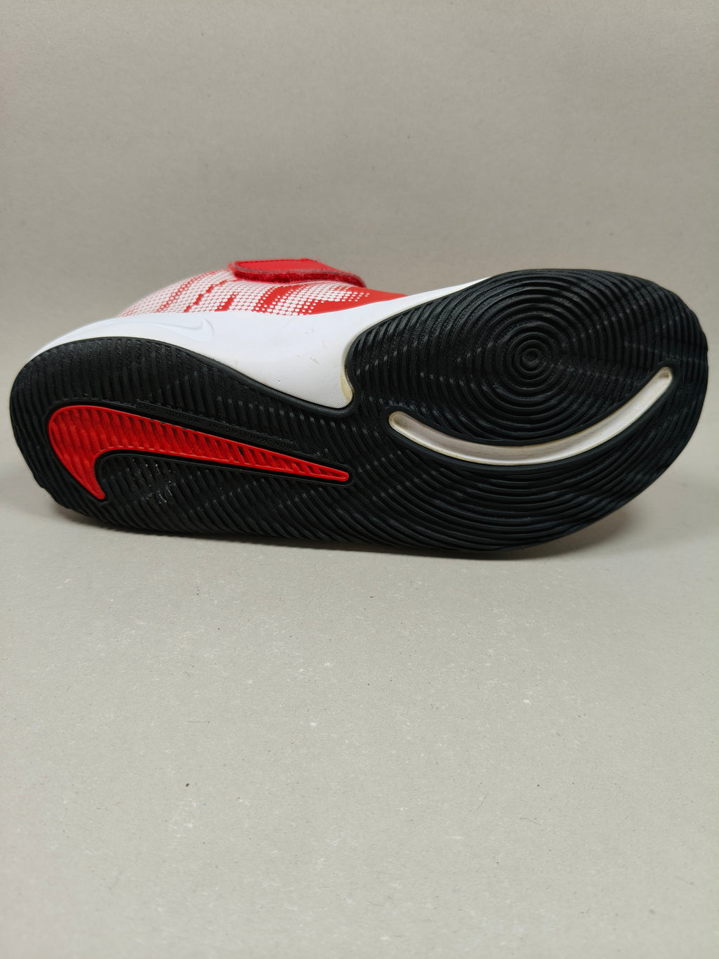 Nike Team Hustle . Size : EUR  35 | Excellent+