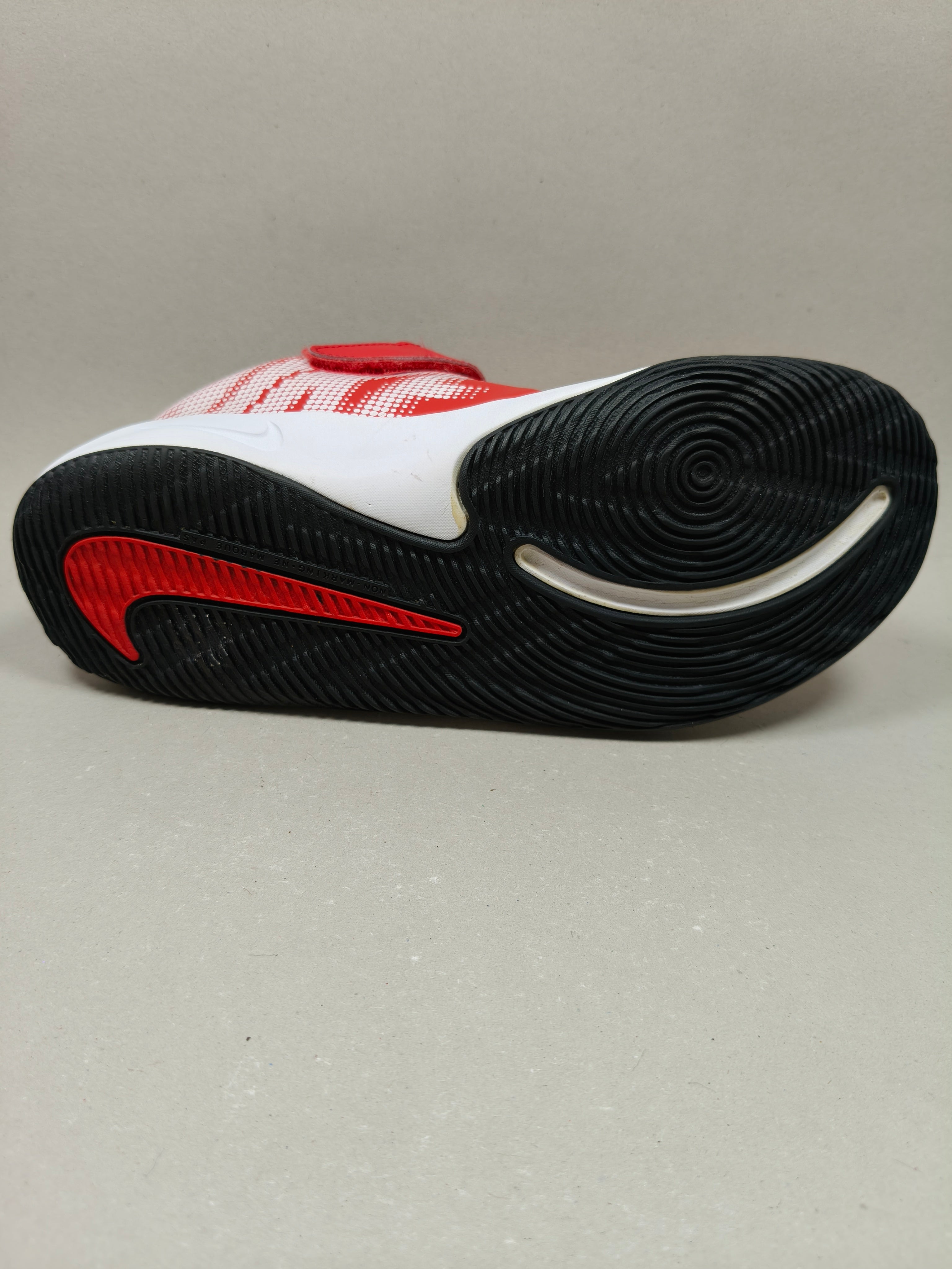 Nike Team Hustle . Size : EUR  35 | Excellent+