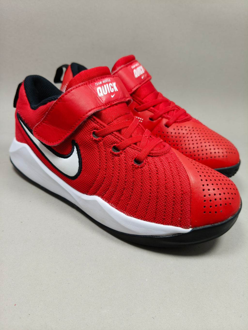 Nike Team Hustle . Size : EUR  35 | Excellent+