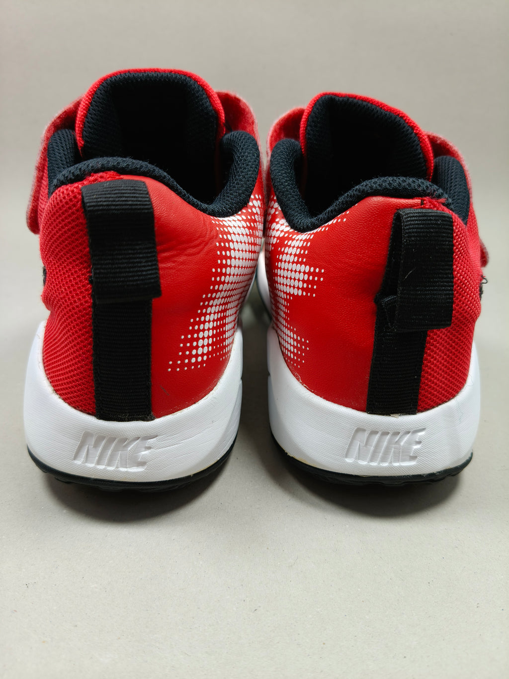 Nike Team Hustle . Size : EUR  35 | Excellent+