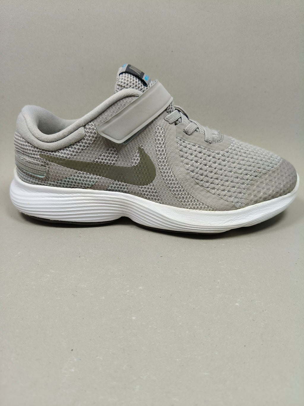 Nike Revolution . Size  : EUR  35 | Excellent+