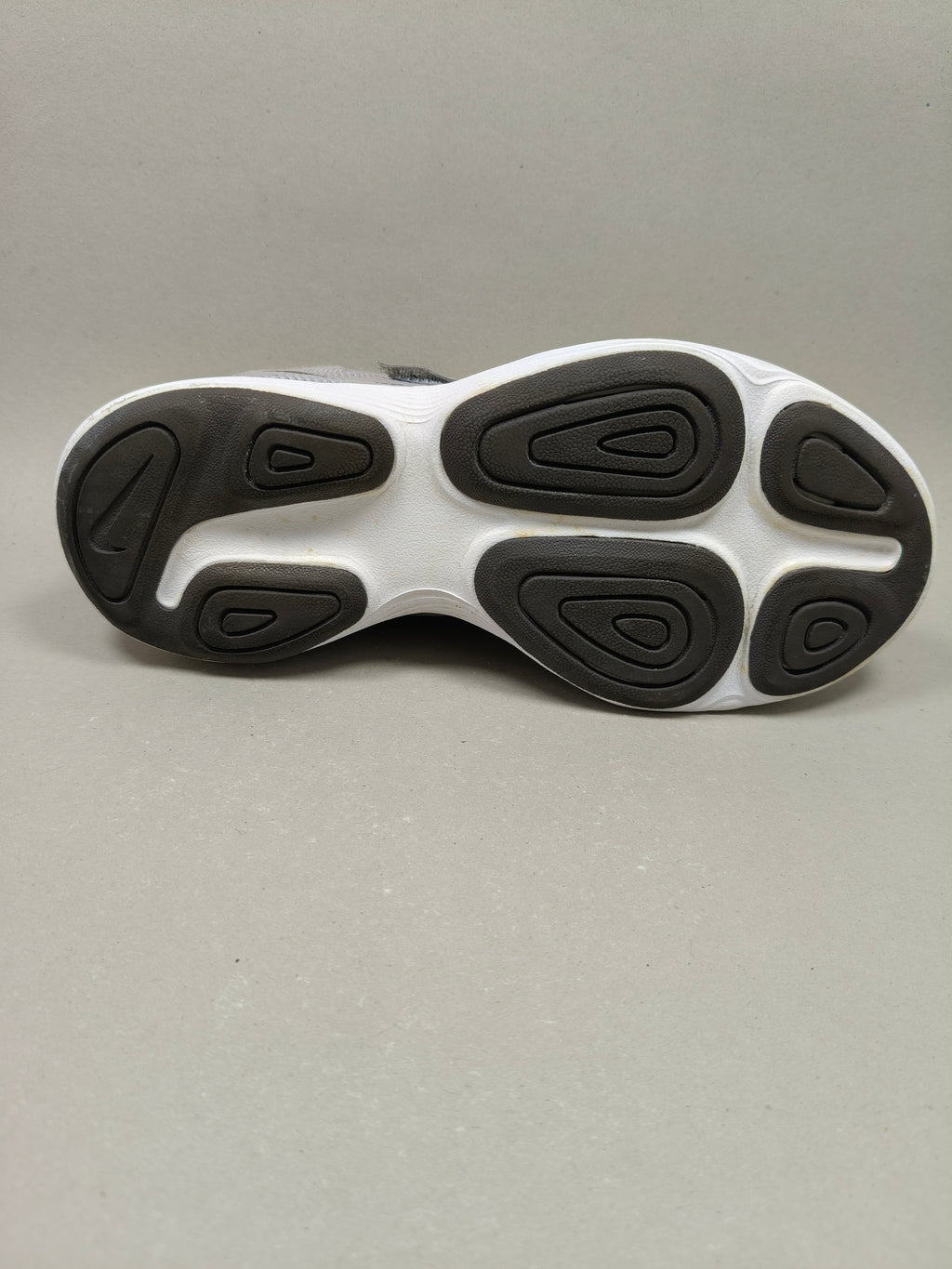 Nike Revolution . Size  : EUR  35 | Excellent+