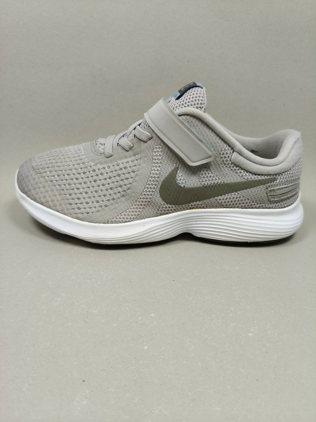 Nike Revolution . Size  : EUR  35 | Excellent+
