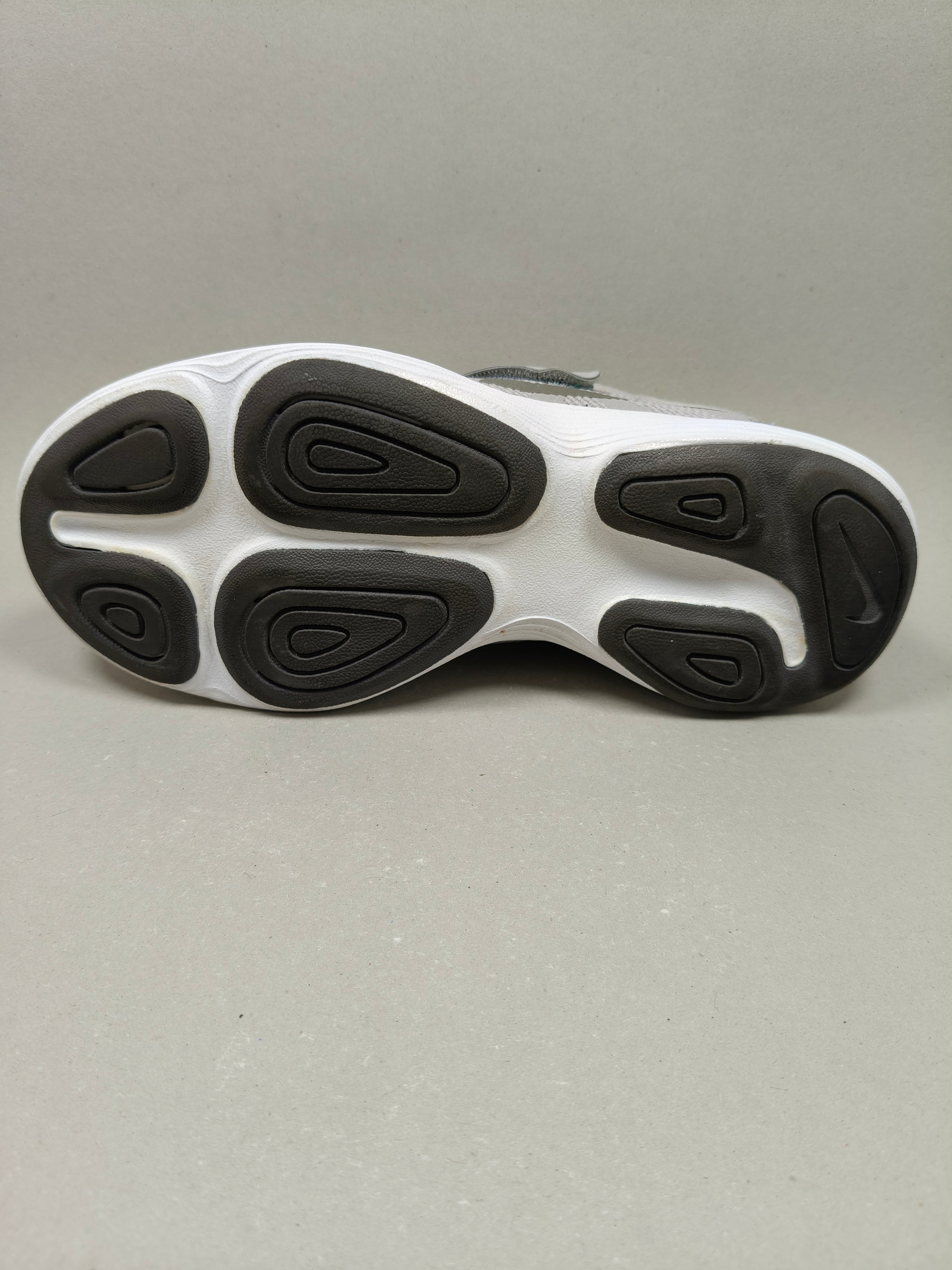 Nike Revolution . Size  : EUR  35 | Excellent+