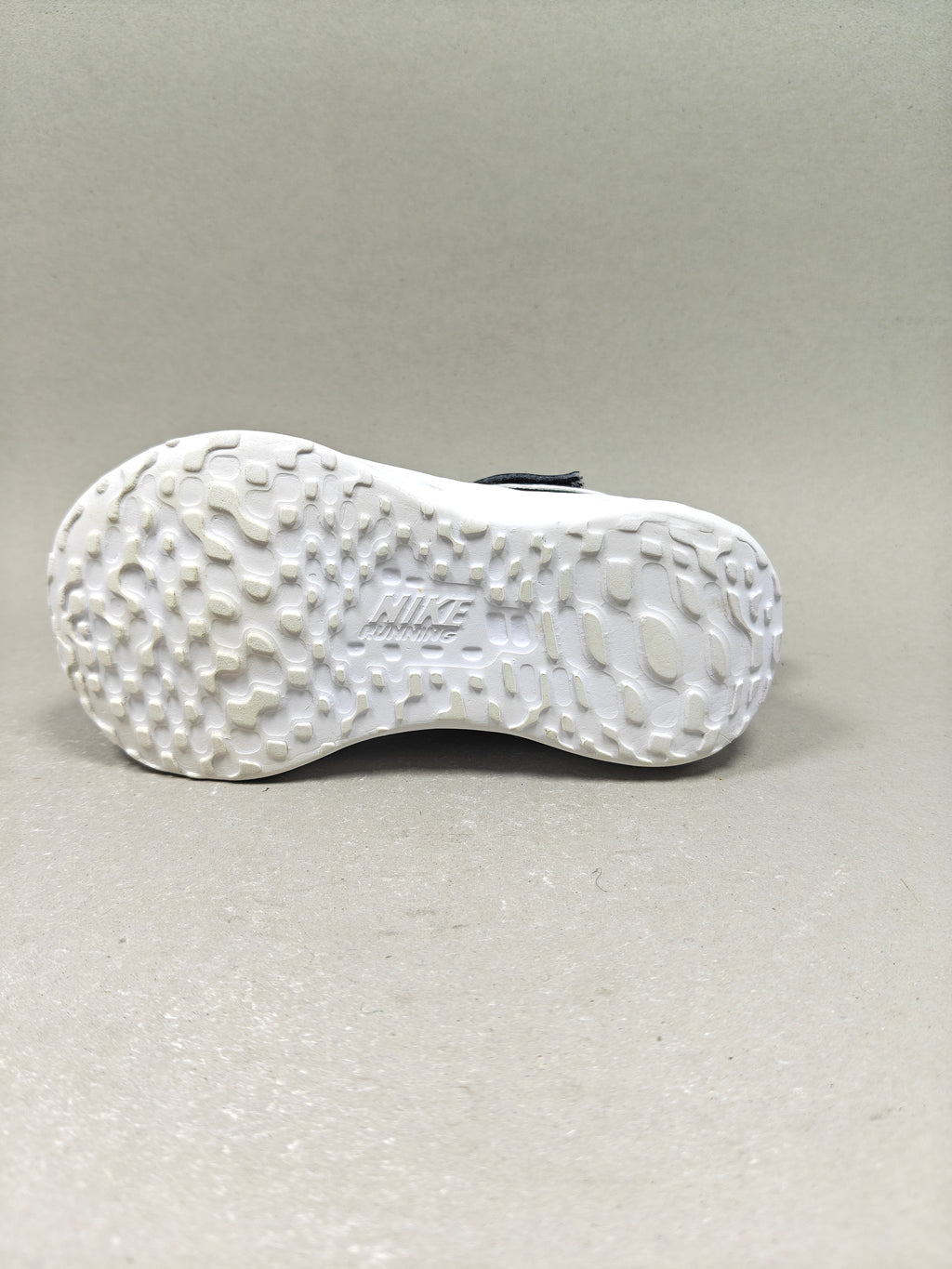 Nike Revolution . Size : EUR  22 | Premium