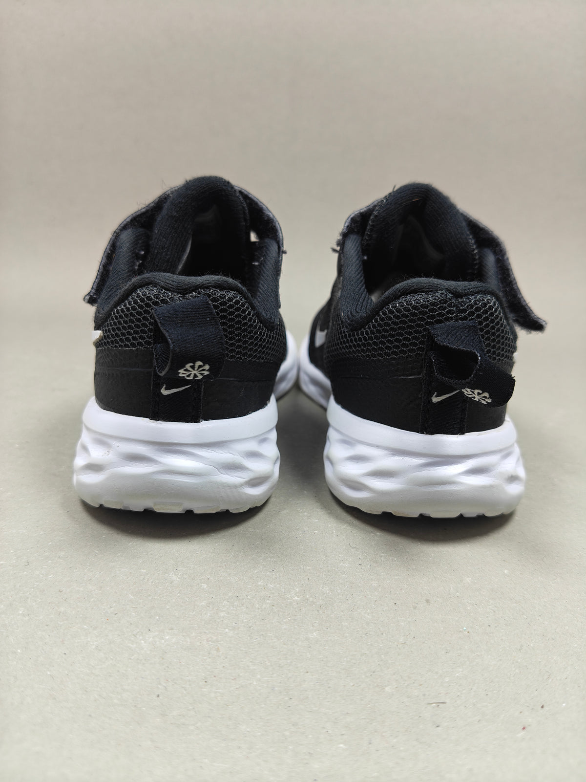 Nike Revolution . Size : EUR  22 | Premium