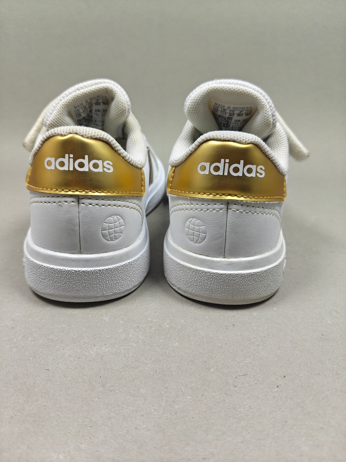Adidas Grand Court . Size : EUR  30 | Premium