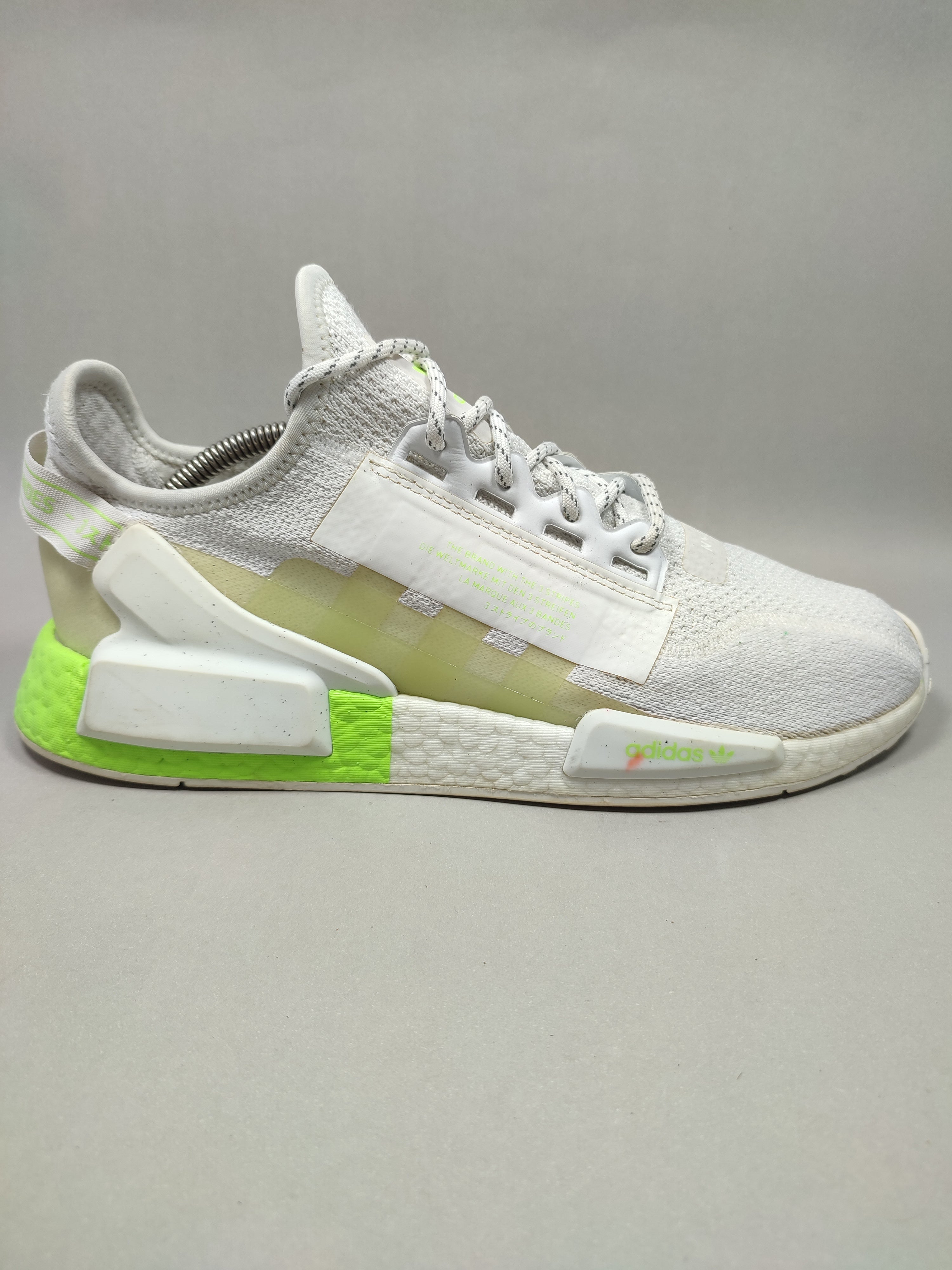 Adidas NMD R1 V2 . Size : EUR 45  | Premium