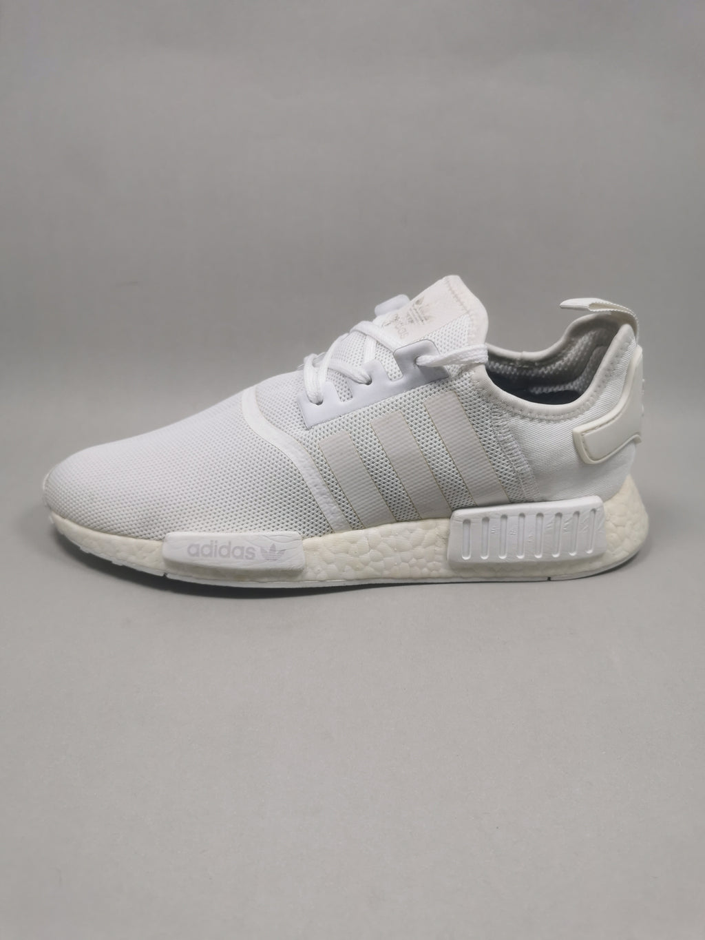 Adidas NMD R1  . Size :  EUR 45 | Premium