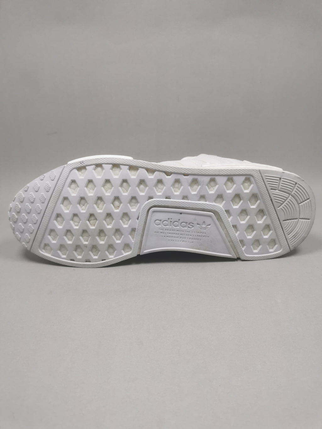 Adidas NMD R1  . Size :  EUR 45 | Premium