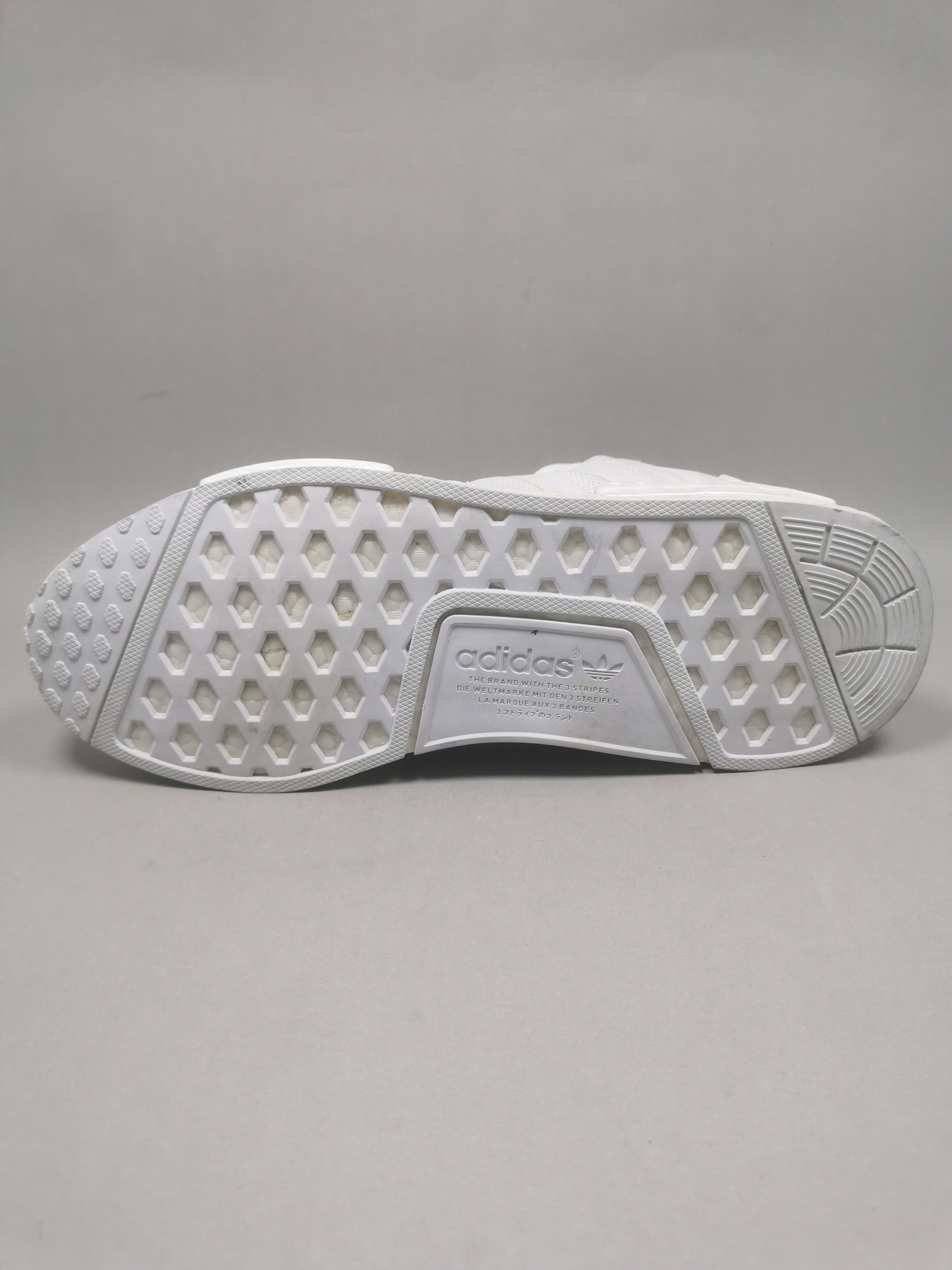 Adidas NMD R1  . Size :  EUR 45 | Premium