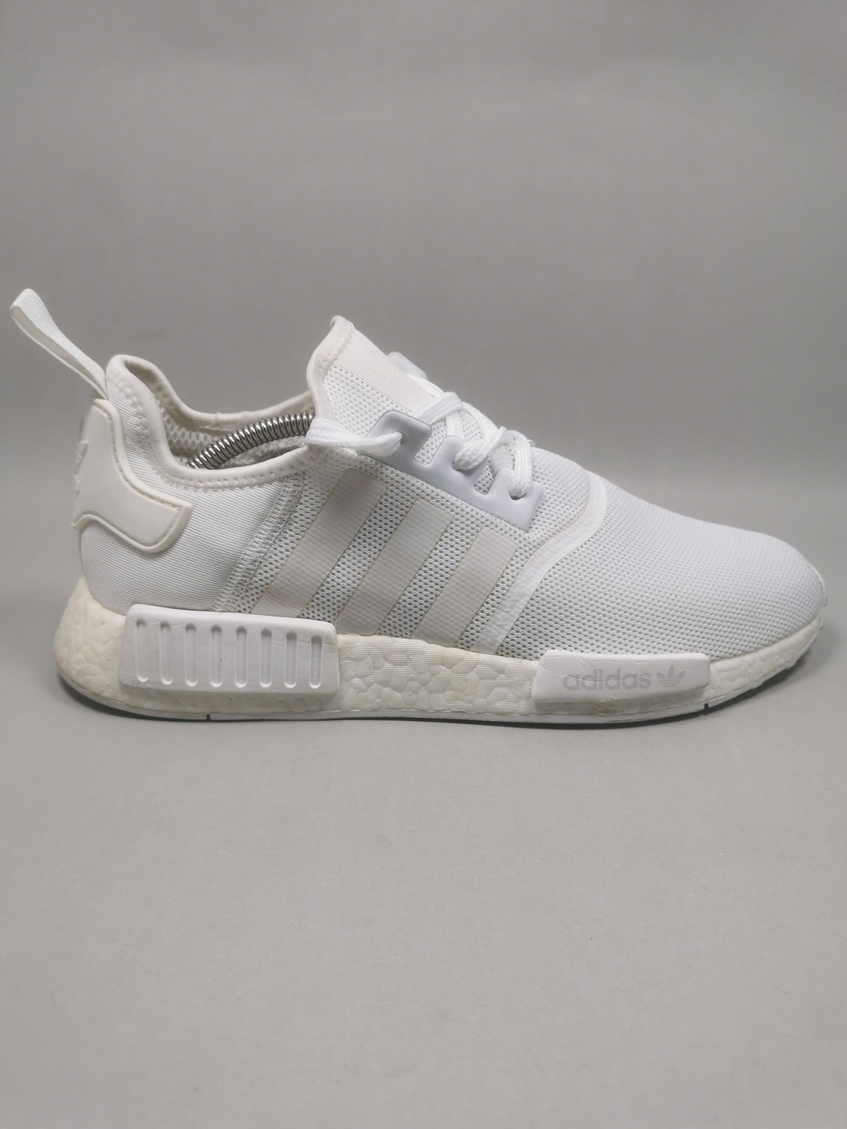 Adidas NMD R1  . Size :  EUR 45 | Premium