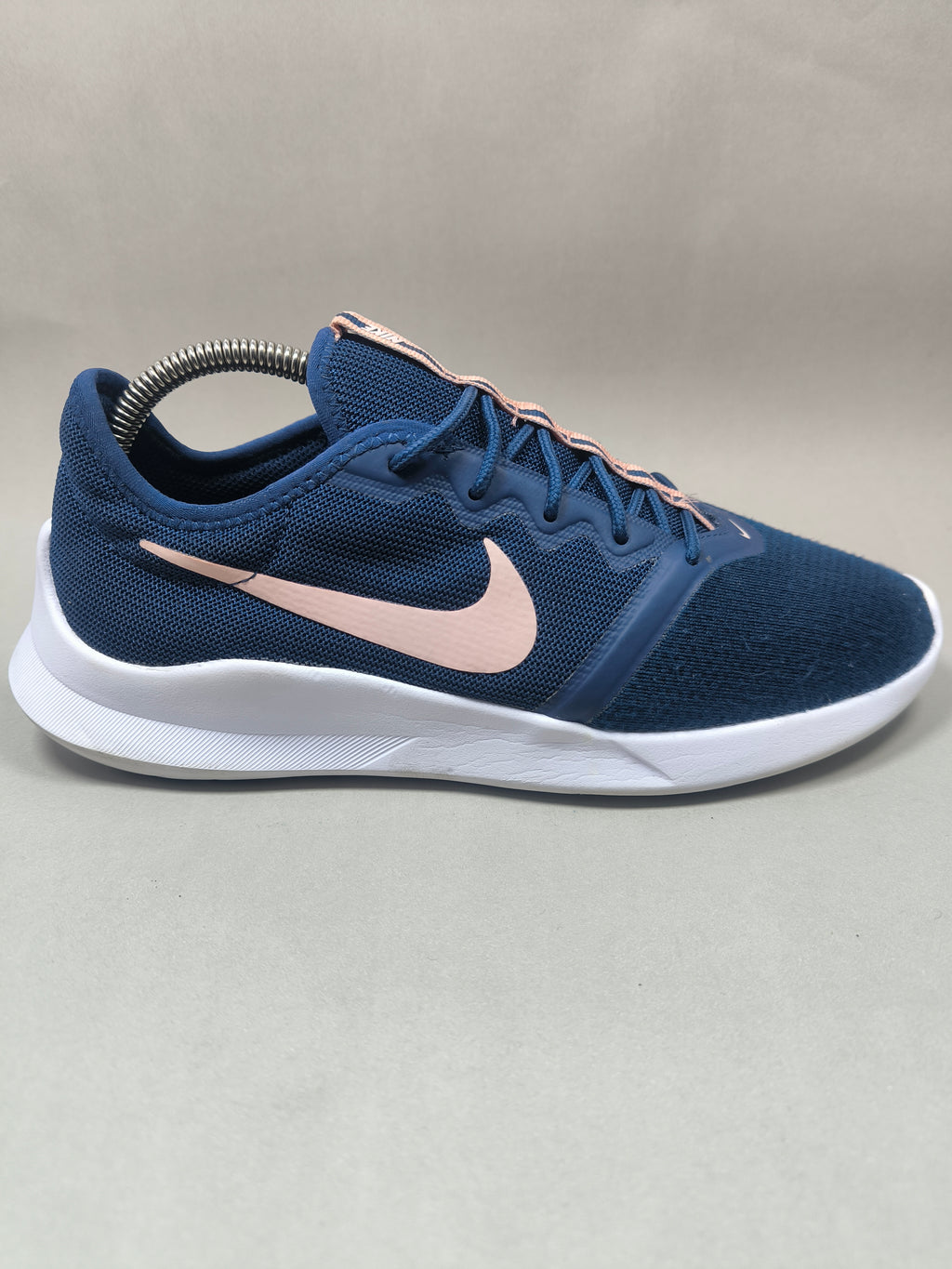 Nike Viale Tech Racer . Size : EUR  40 | Premium