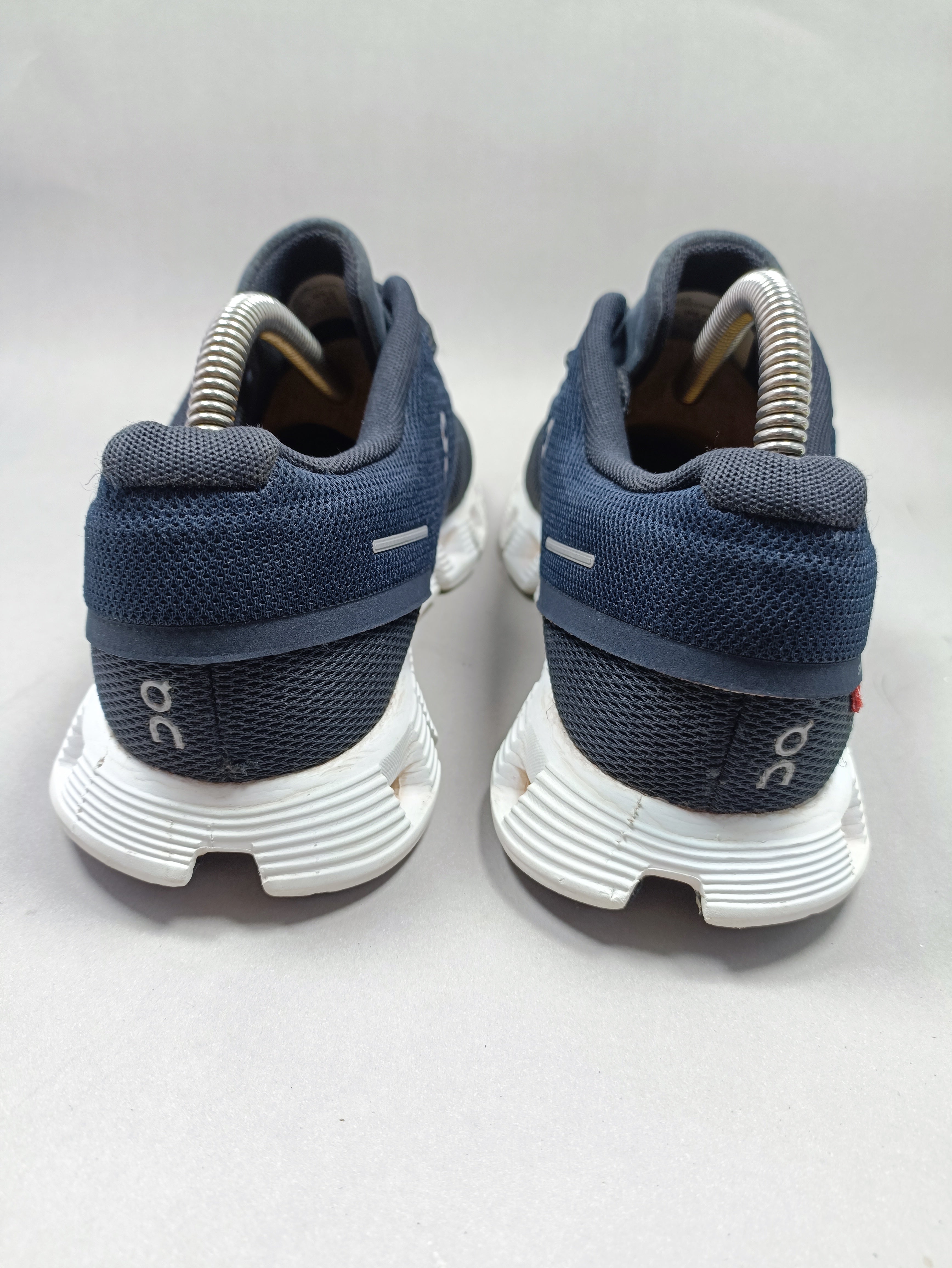 On Cloud . Size : EUR  40 | Premium