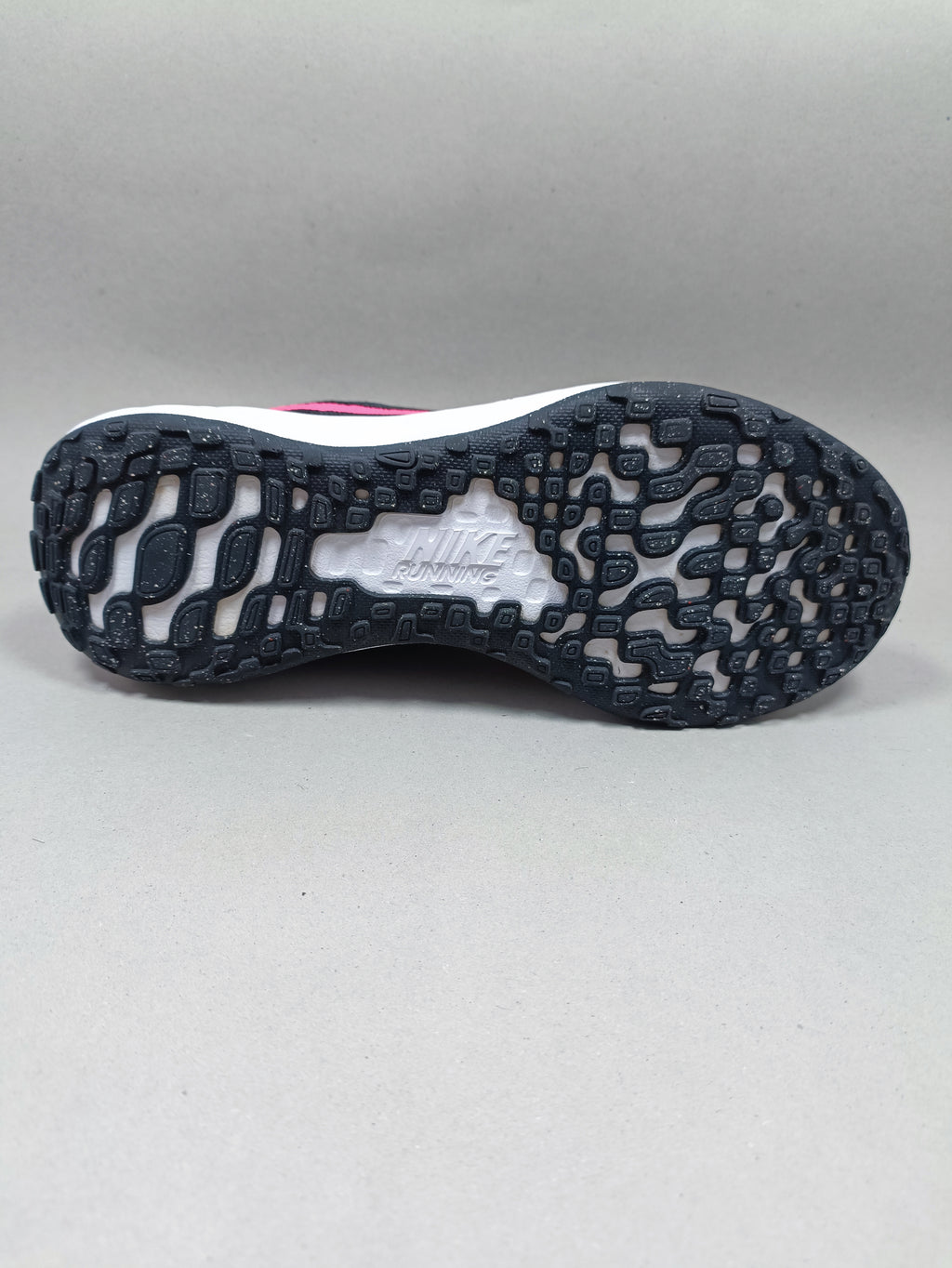 Nike Revolution . Size : EUR : 35 | Premium