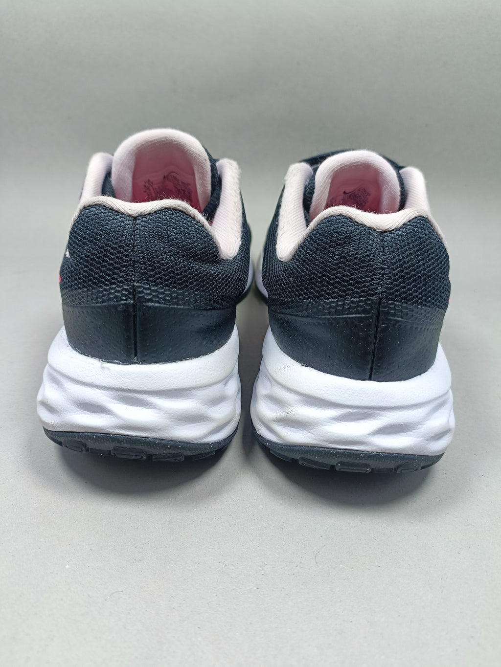 Nike Revolution . Size : EUR : 35 | Premium