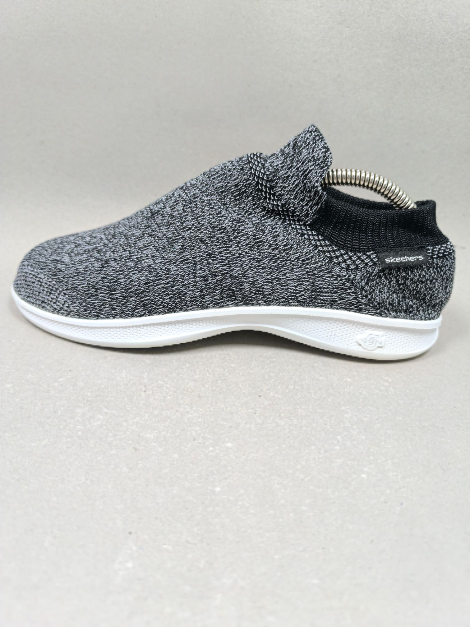 Skechers Go Step . Size : EUR  37 | Premium