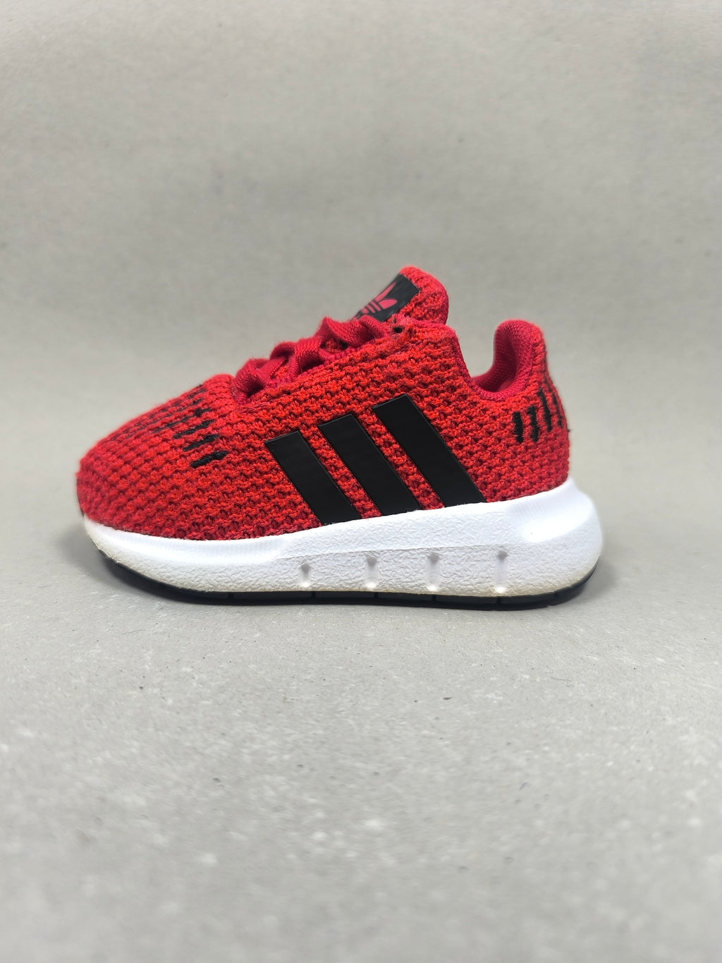 Adidas Swift Run . Size : EUR  19 | Premium