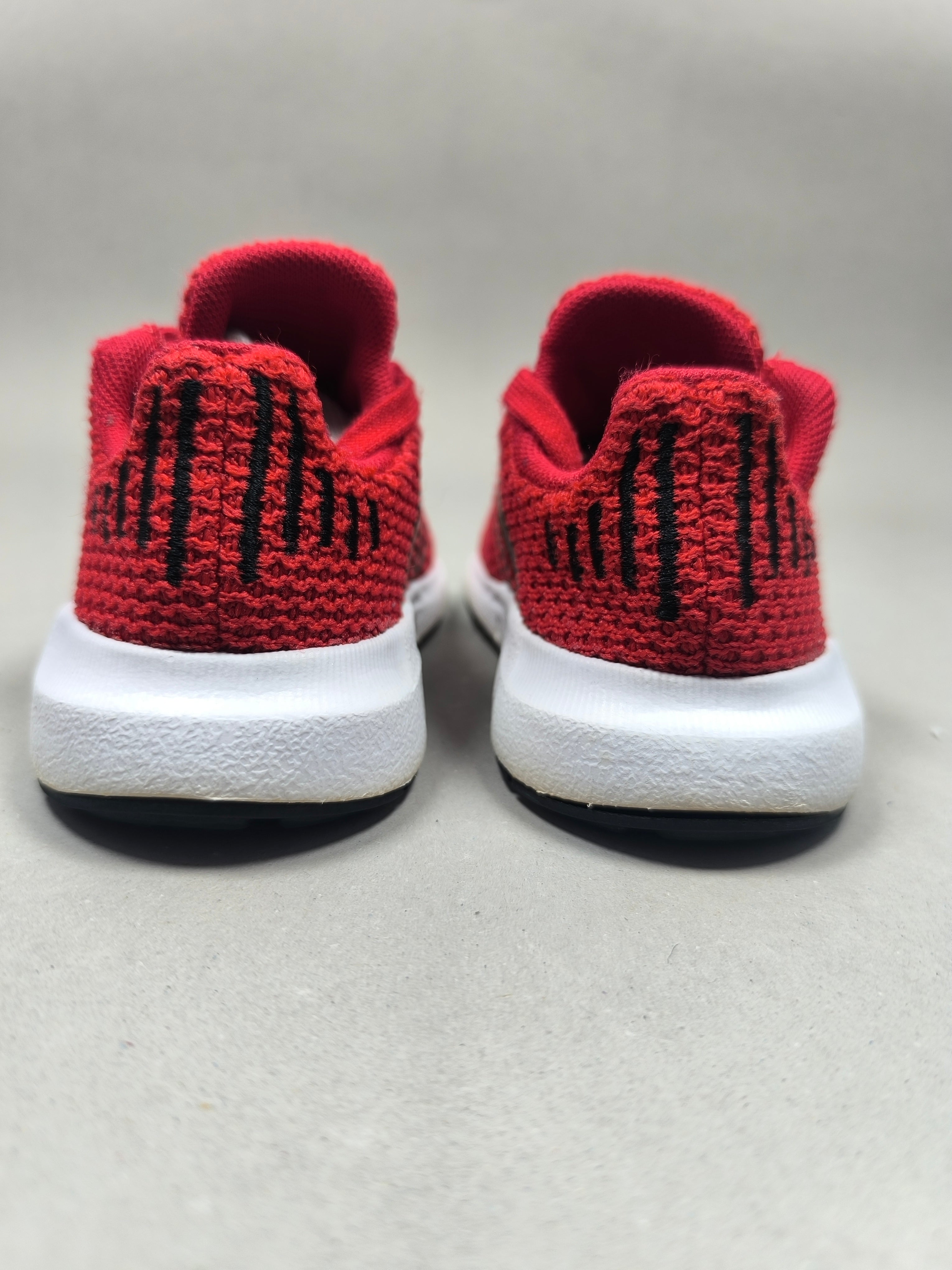 Adidas Swift Run . Size : EUR  19 | Premium