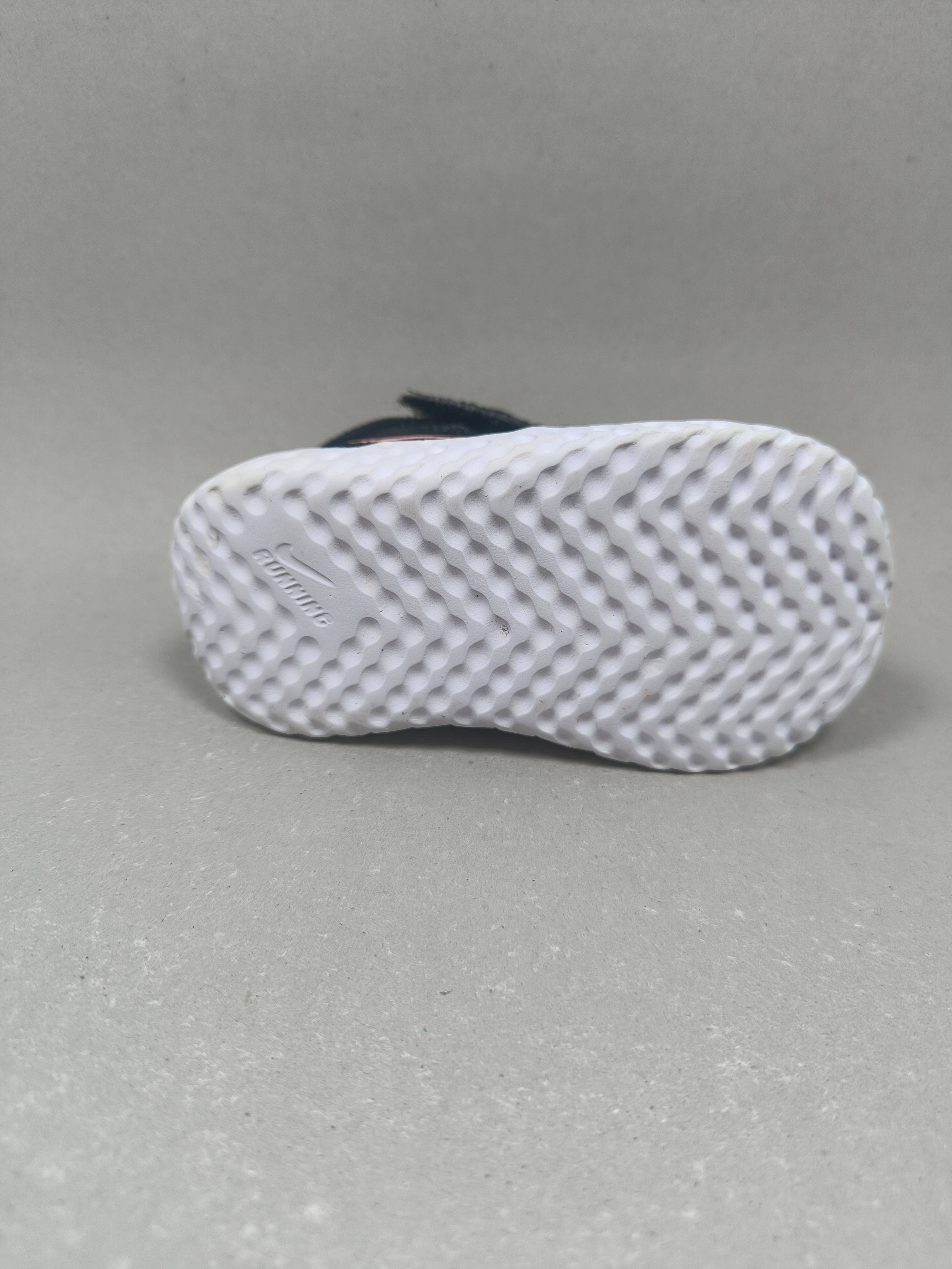 Nike Revolution. Size: EUR  19 |Excellent+