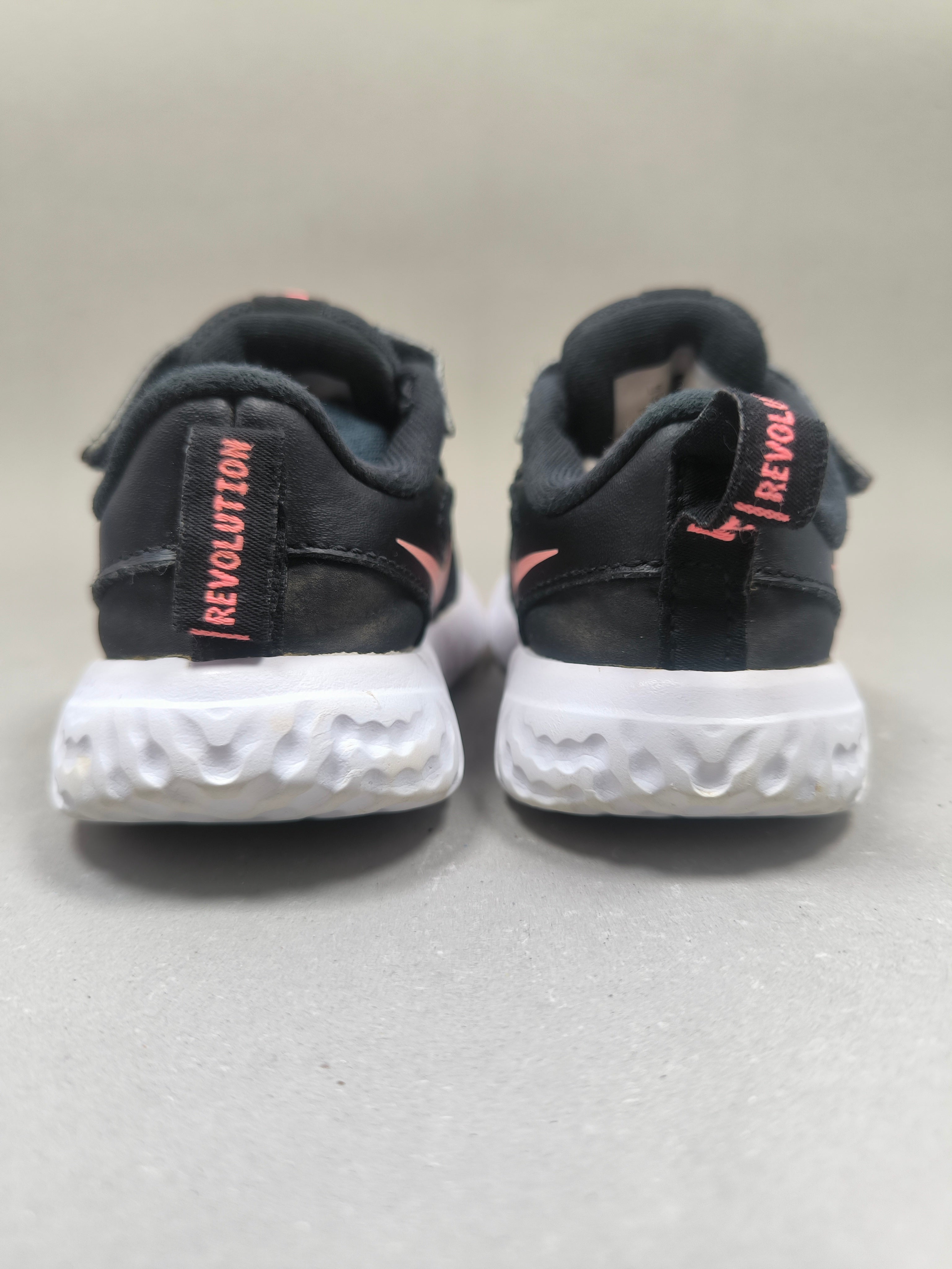 Nike Revolution. Size: EUR  19 |Excellent+