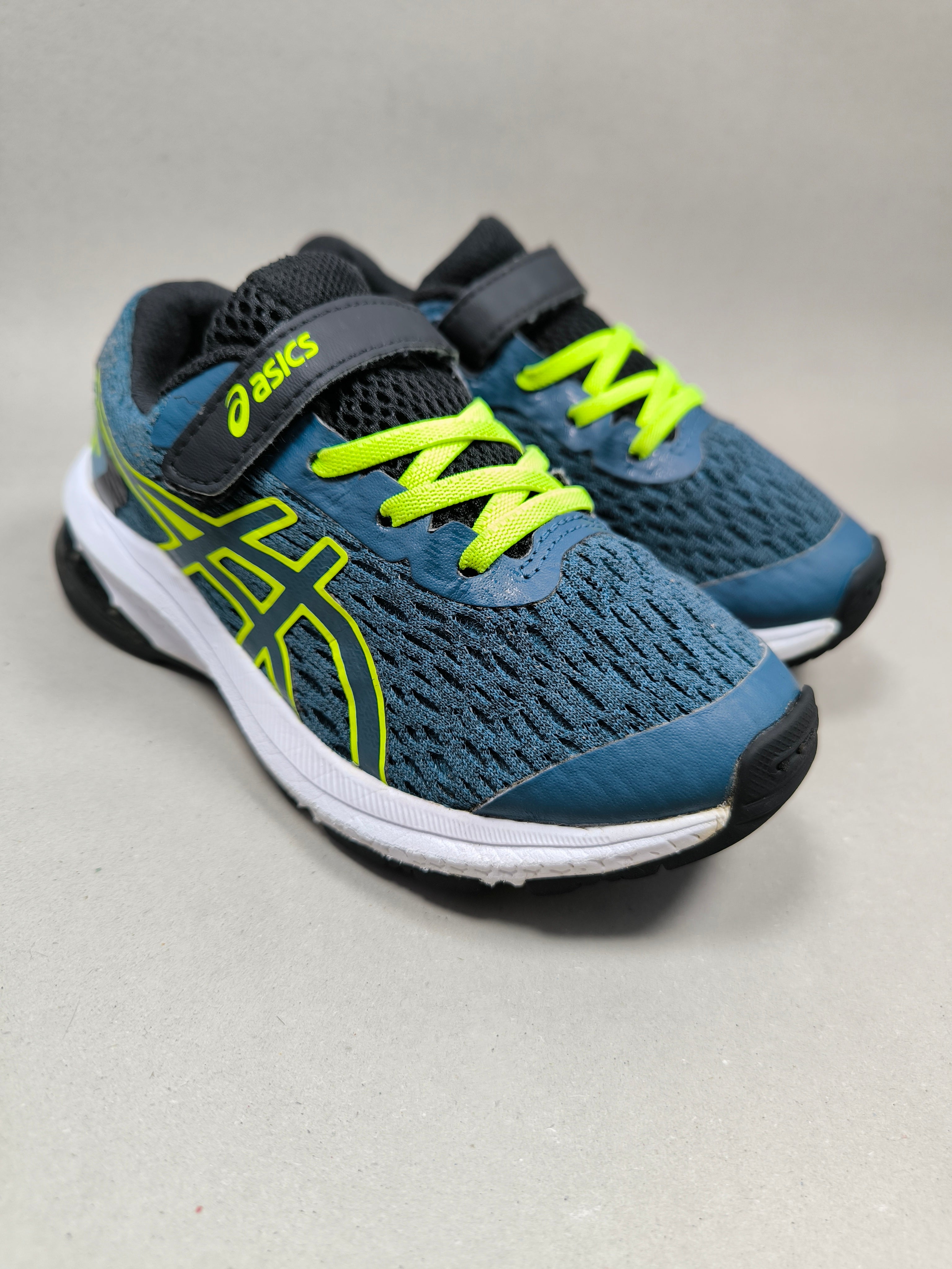 Asics GT 1000. Size : EUR  30 | Excellent+