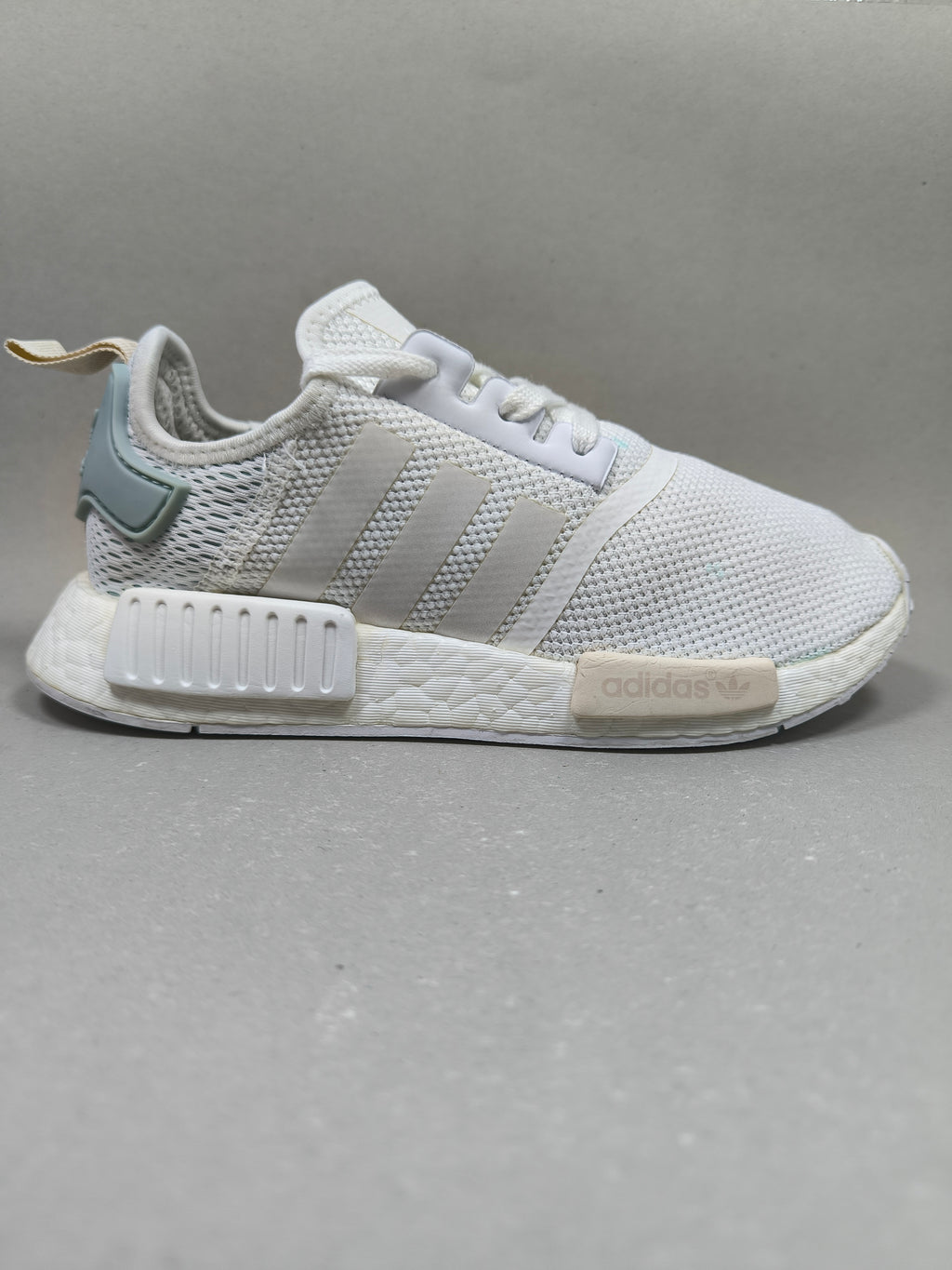 Adidas NMD R1 . Size : EUR  36 | Premium