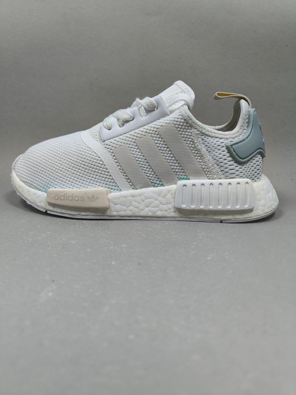 Adidas NMD R1 . Size : EUR  36 | Premium