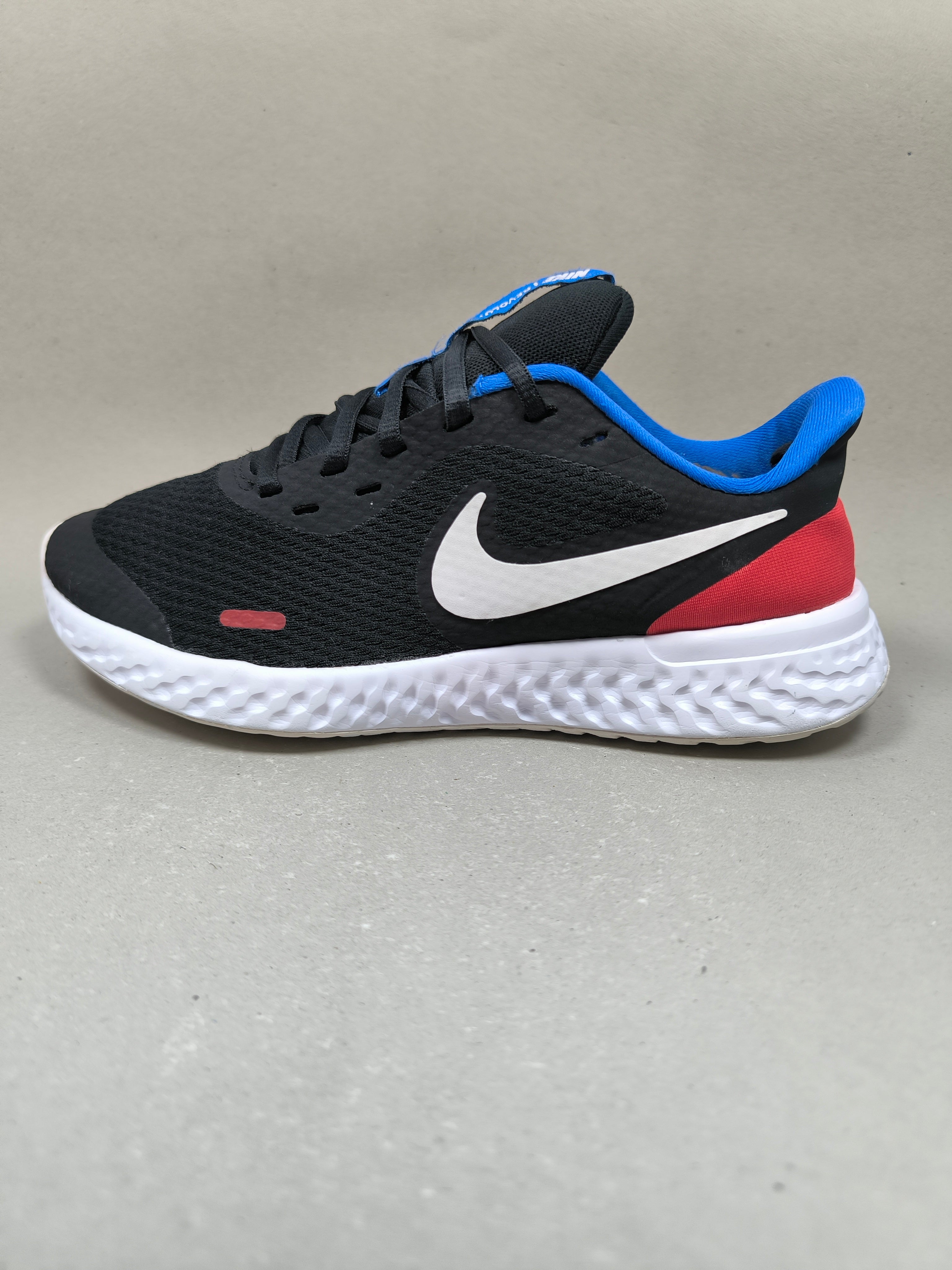 Nike Revolution . Size : EUR  36 | Premium