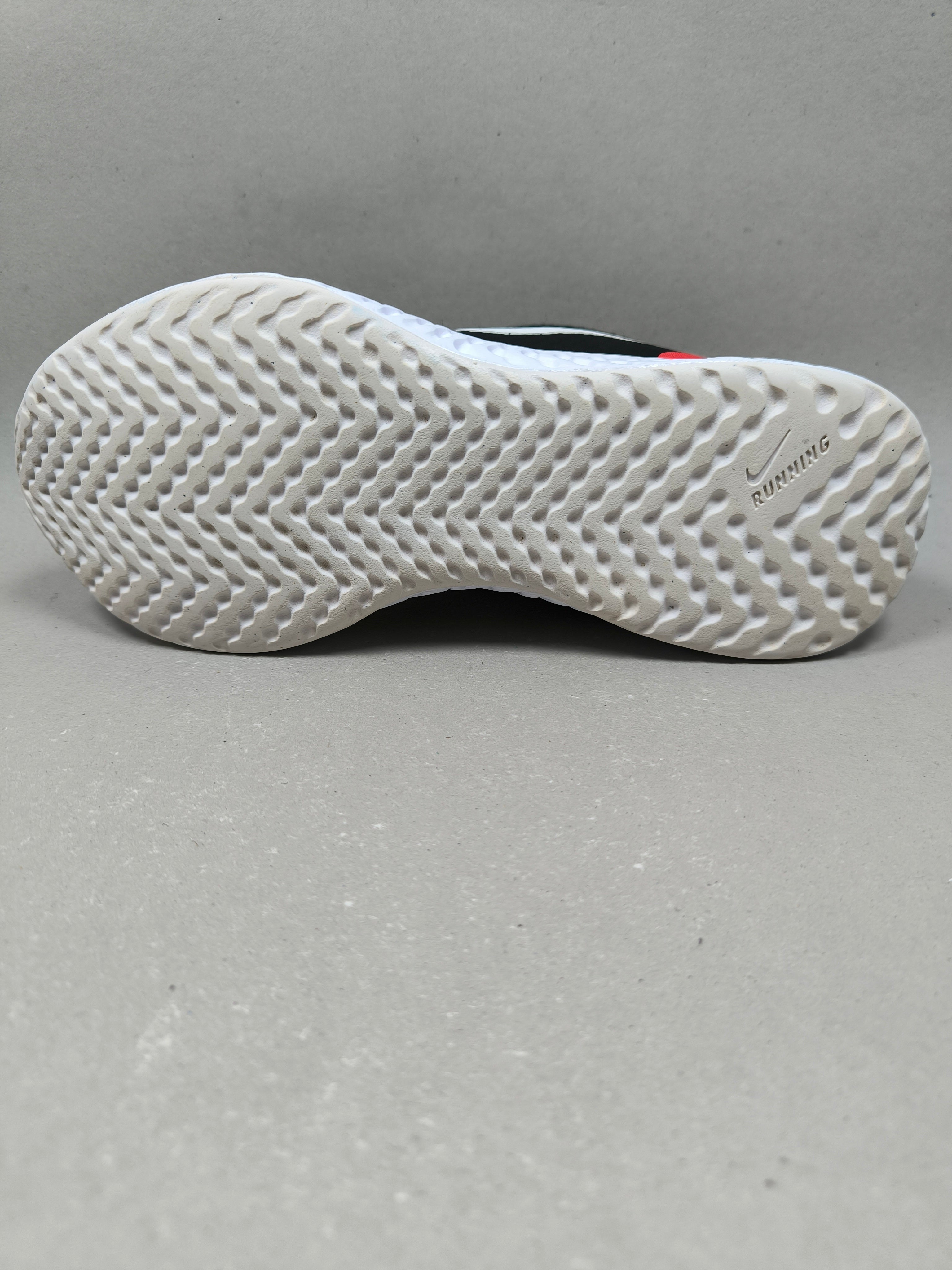 Nike Revolution . Size : EUR  36 | Premium