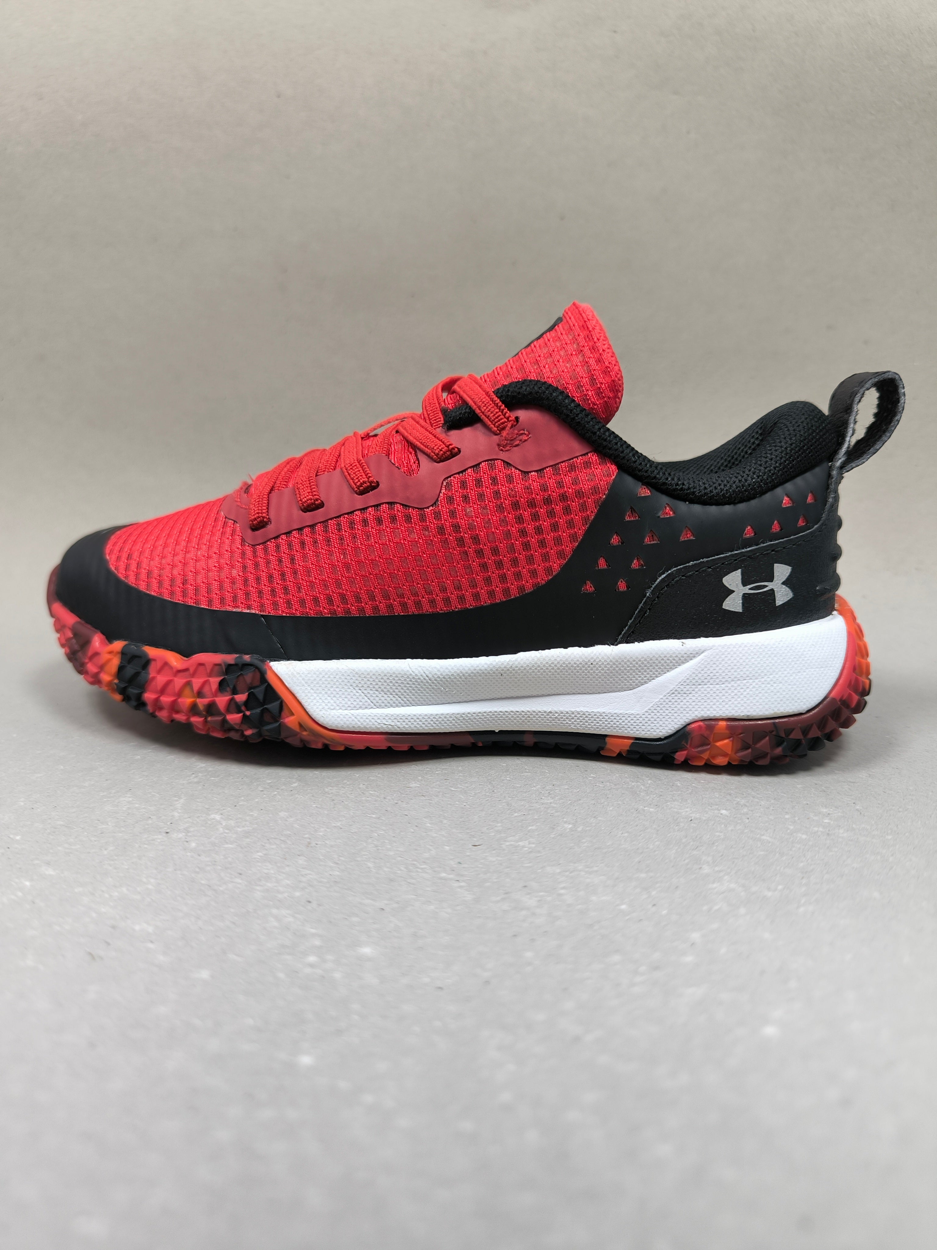 Under Armour Main Shock SP . Size : EUR  28 | Premium