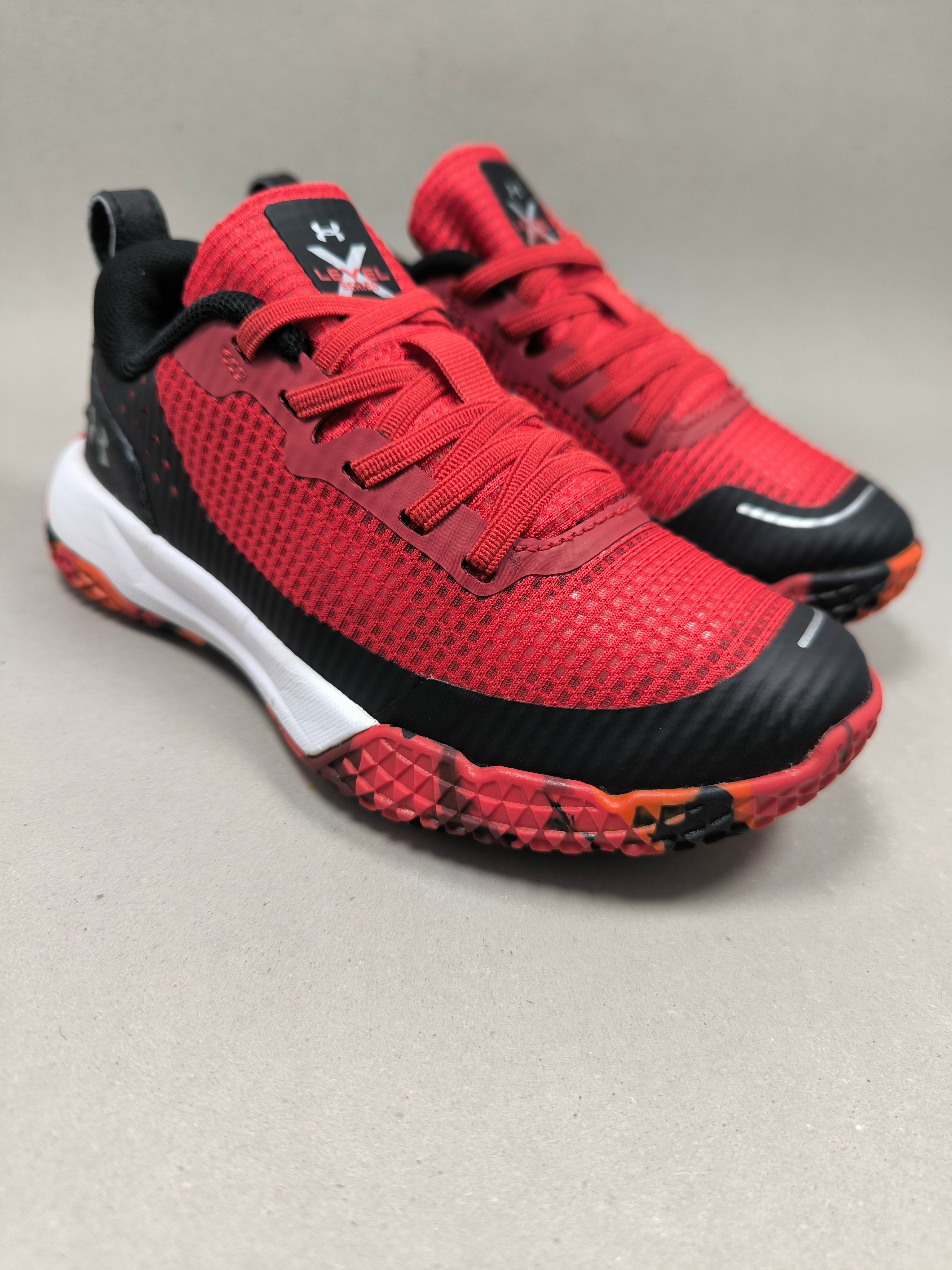 Under Armour Main Shock SP . Size : EUR  28 | Premium