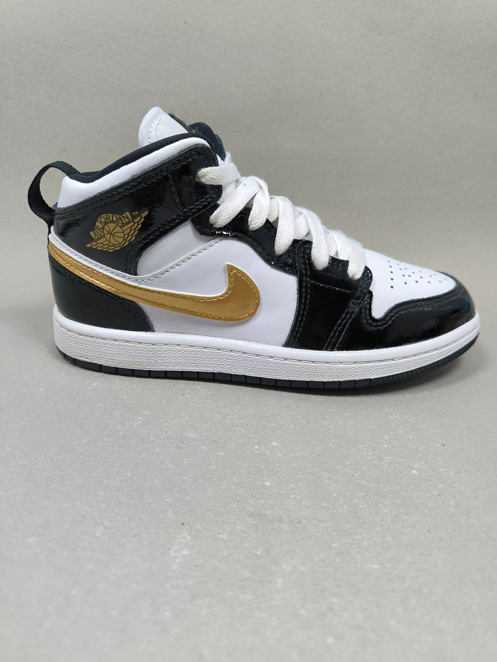 Nike Air Jordan . Size : EUR  33 | Premium