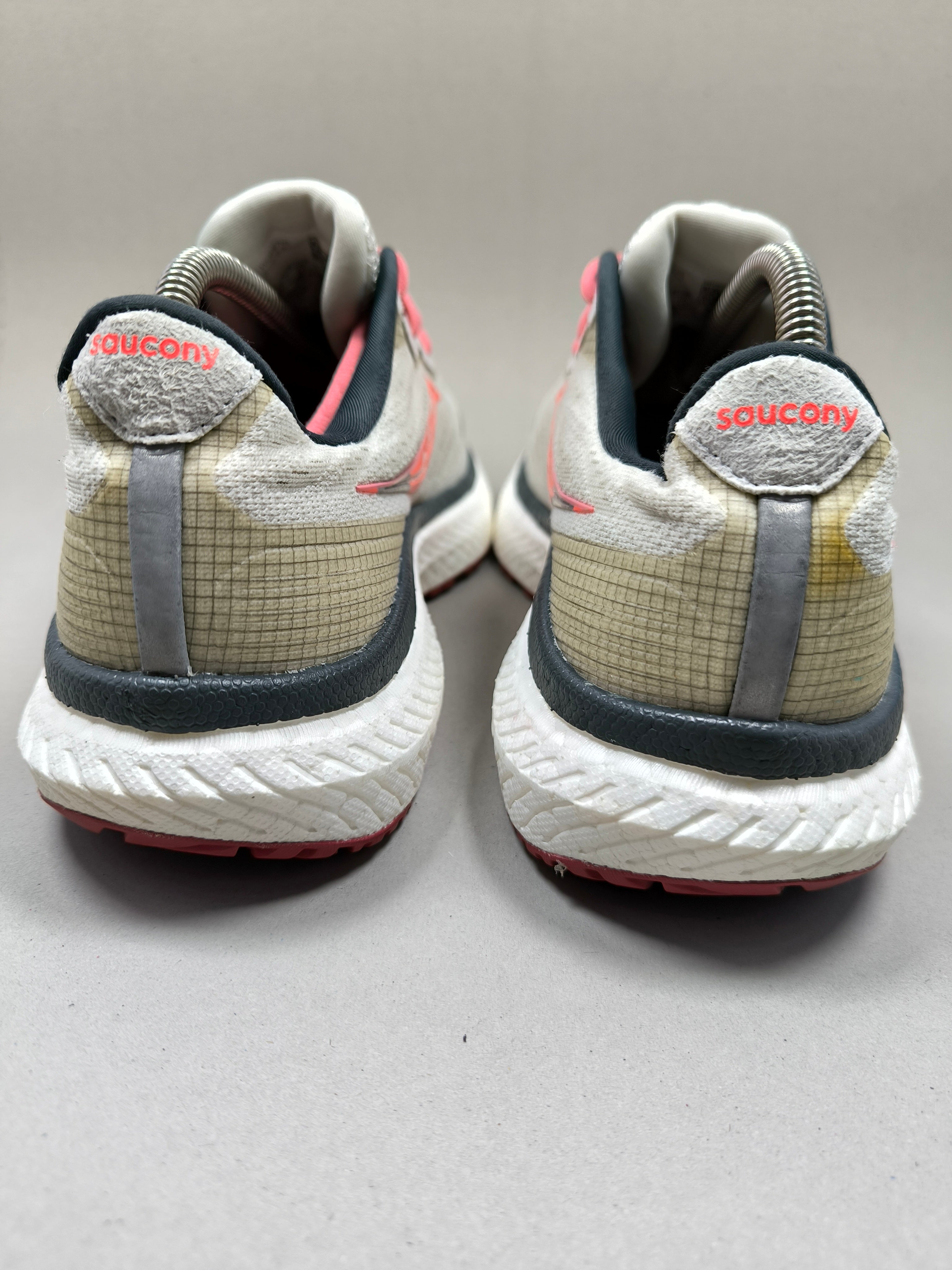 Saucony Triumph 19 . Size : EUR  40/40.5 | Premium