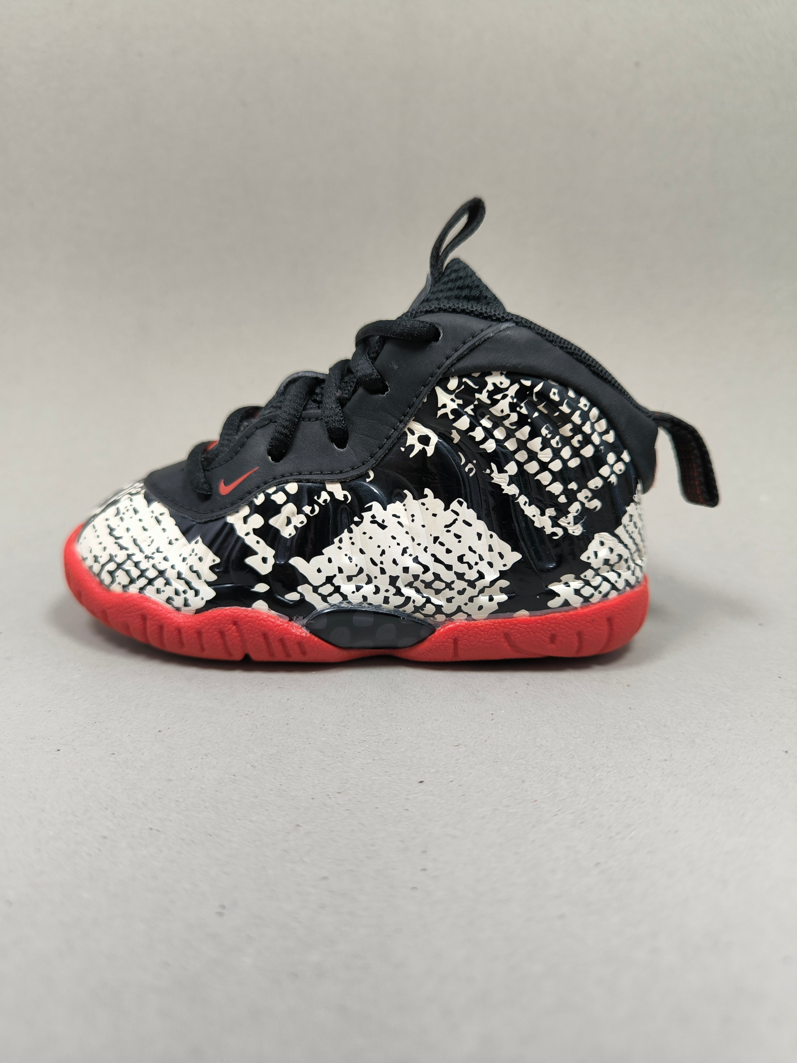 Nike Foam Posite . Size : EUR  21 | Premium