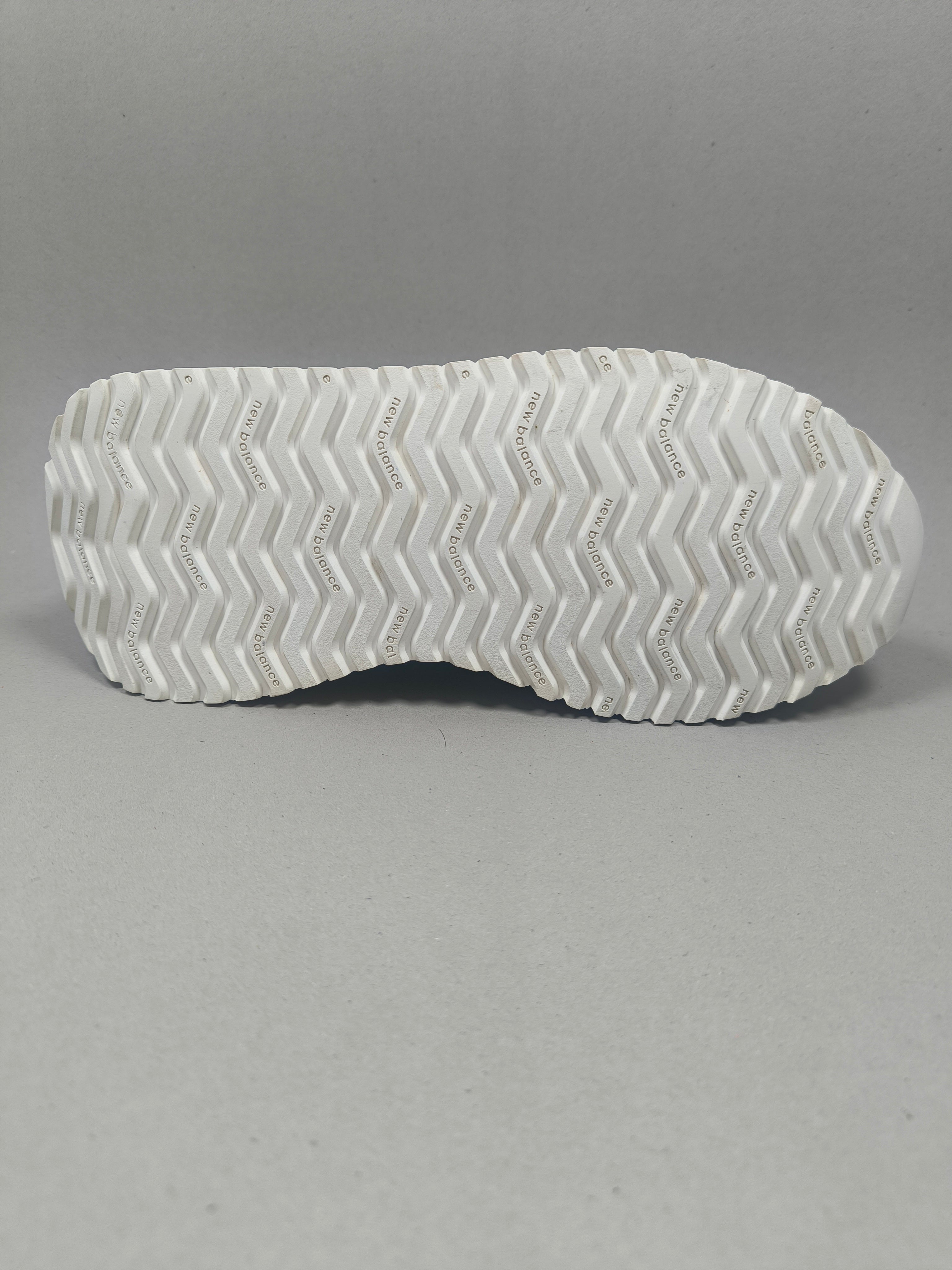 New Balance  327 . Size : EUR  40 | Premium