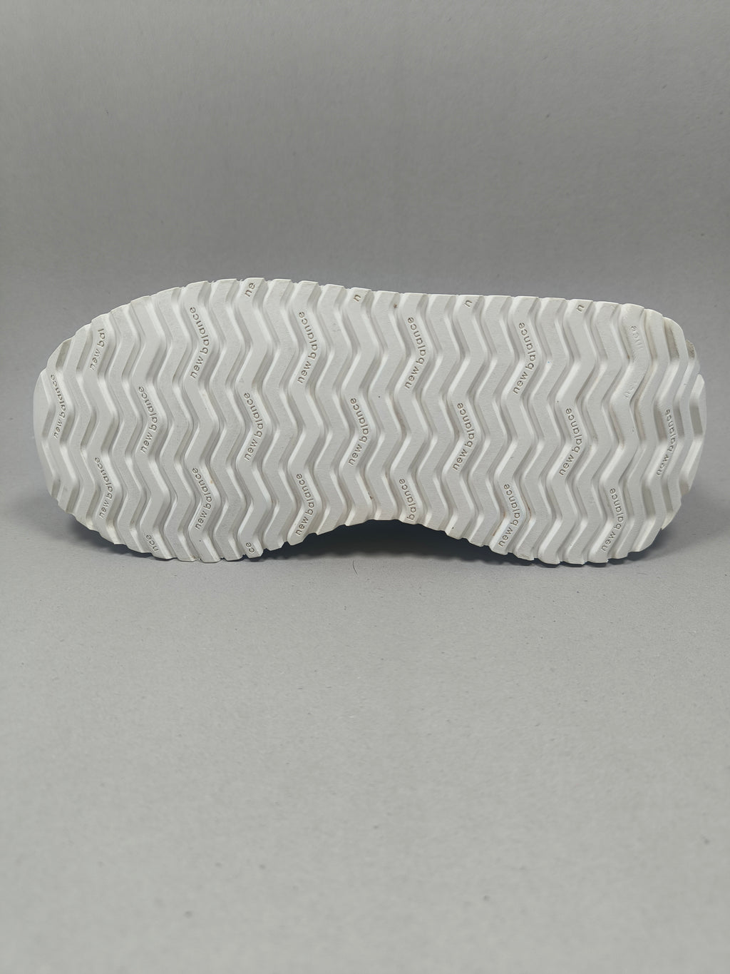 New Balance  327 . Size : EUR  40 | Premium