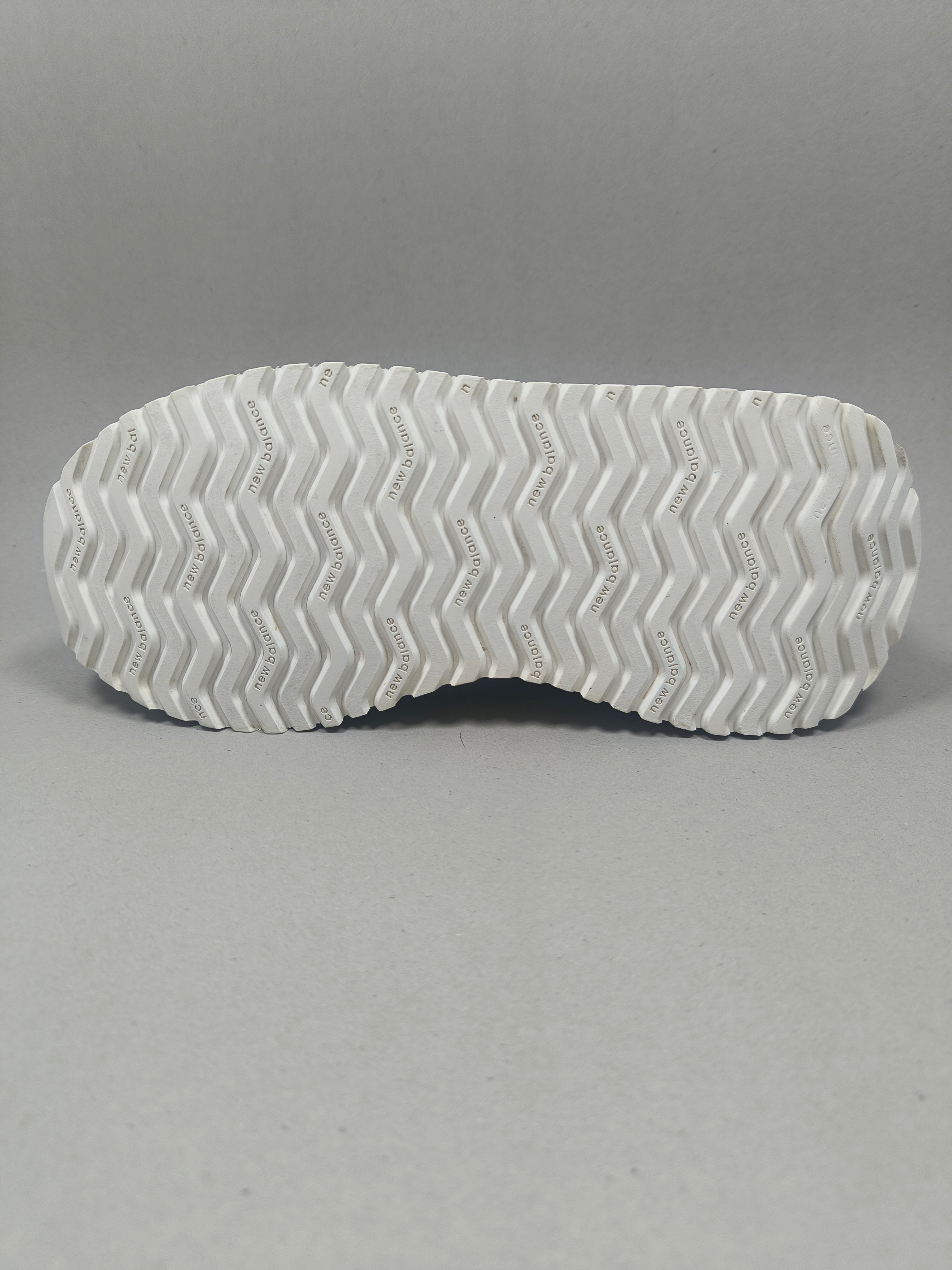 New Balance  327 . Size : EUR  40 | Premium