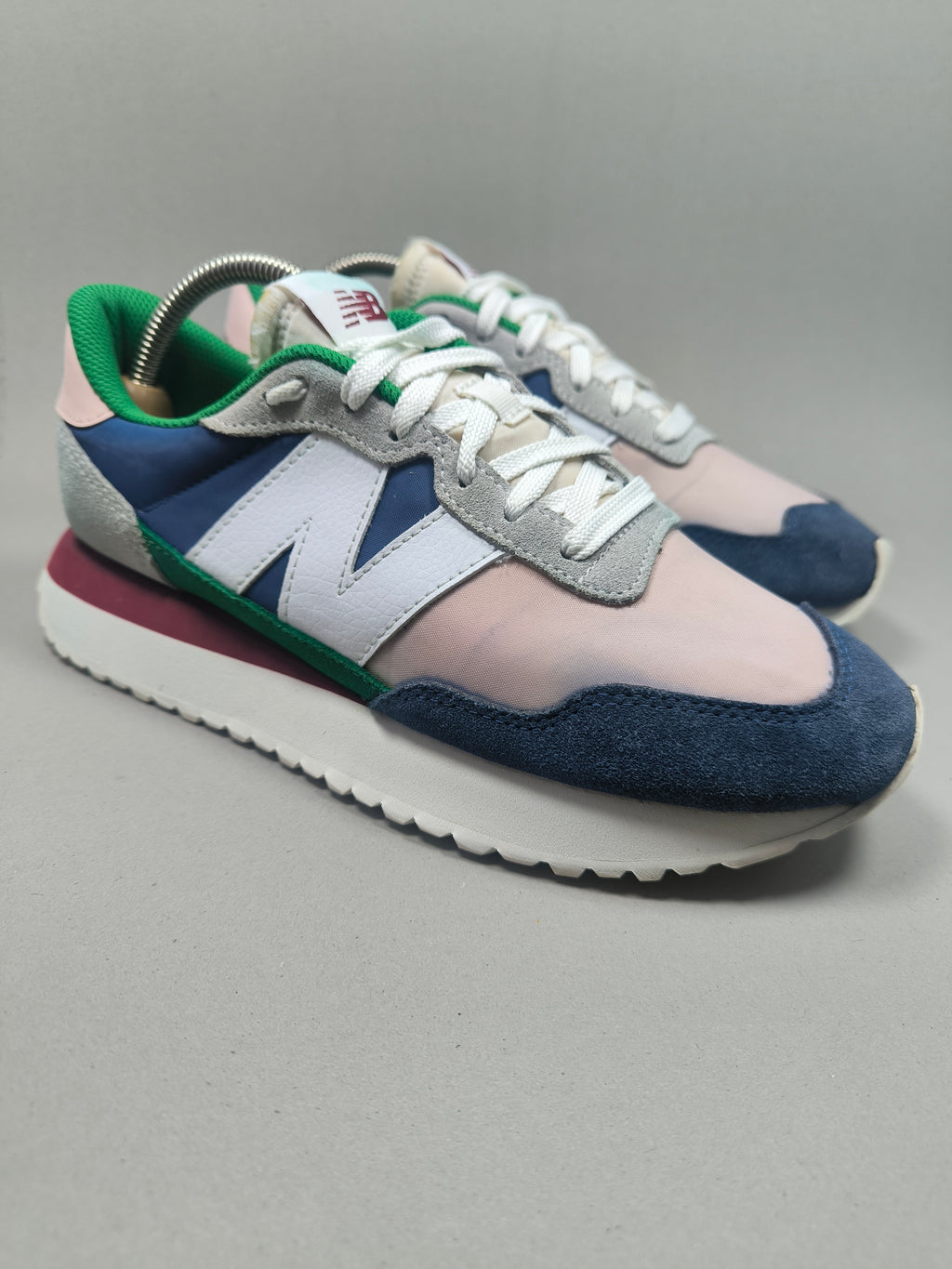 New Balance  327 . Size : EUR  40 | Premium