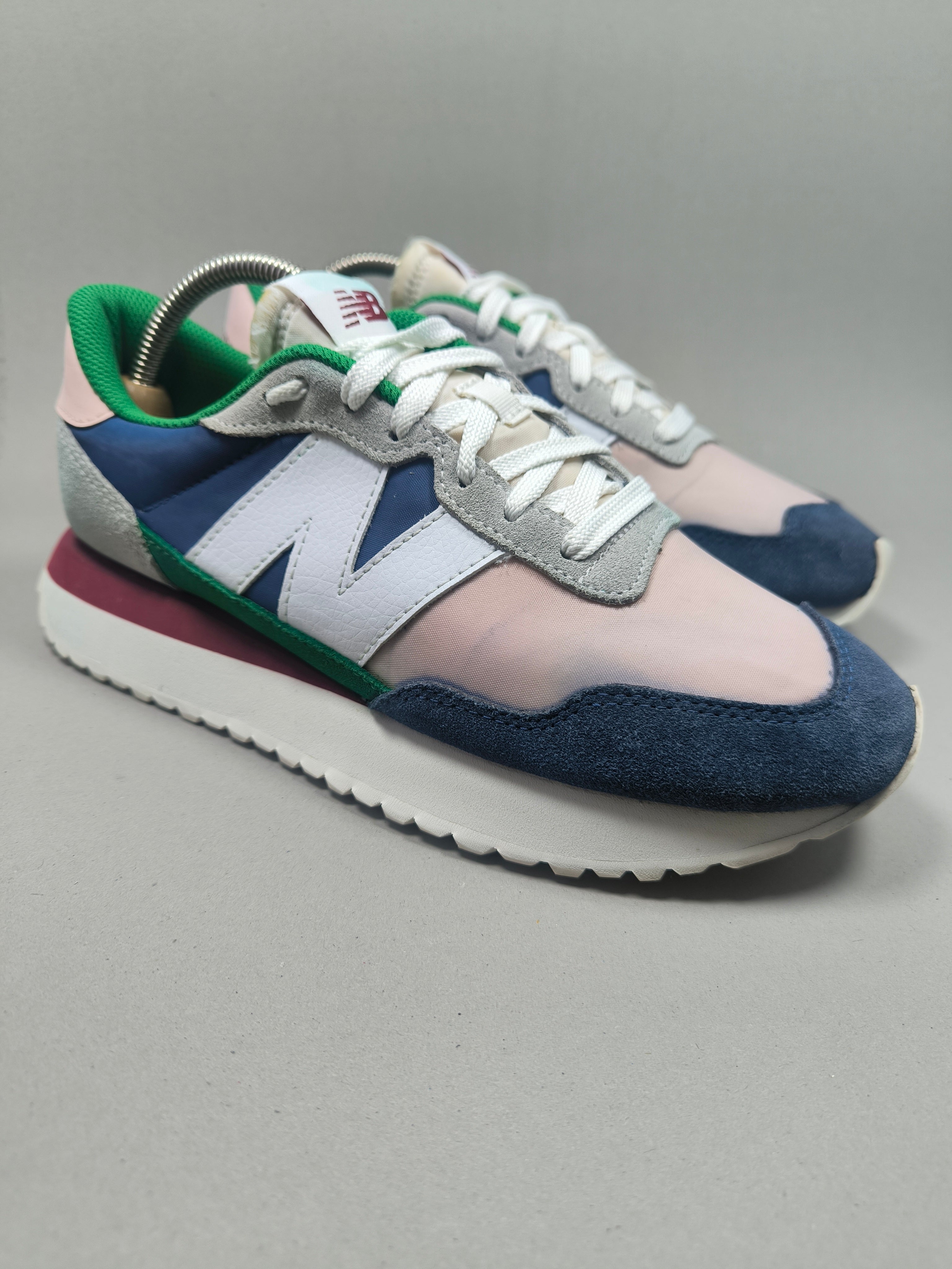 New Balance  327 . Size : EUR  40 | Premium