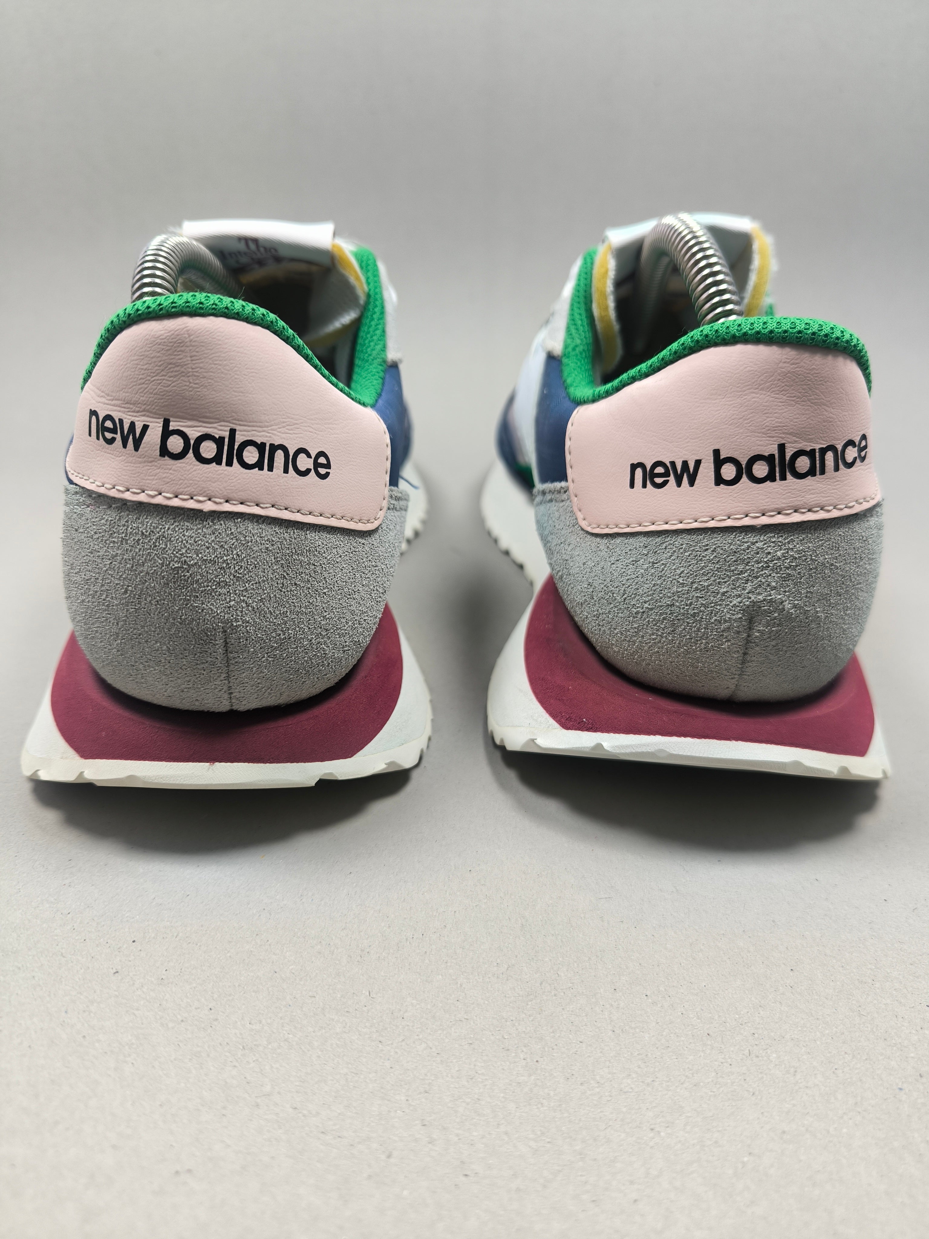 New Balance  327 . Size : EUR  40 | Premium