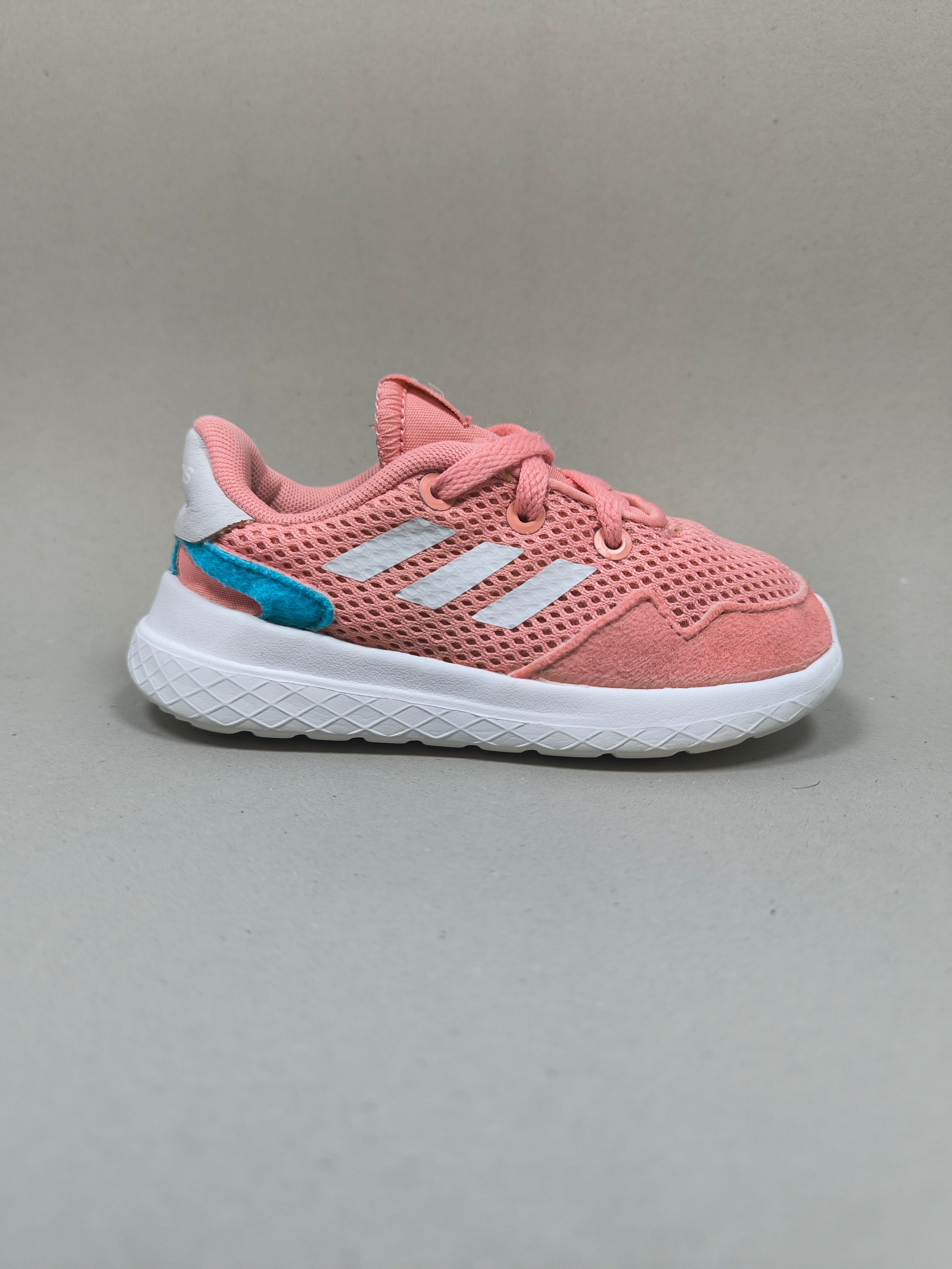 Adidas Archivo . Size : EUR  23 | Excellent+