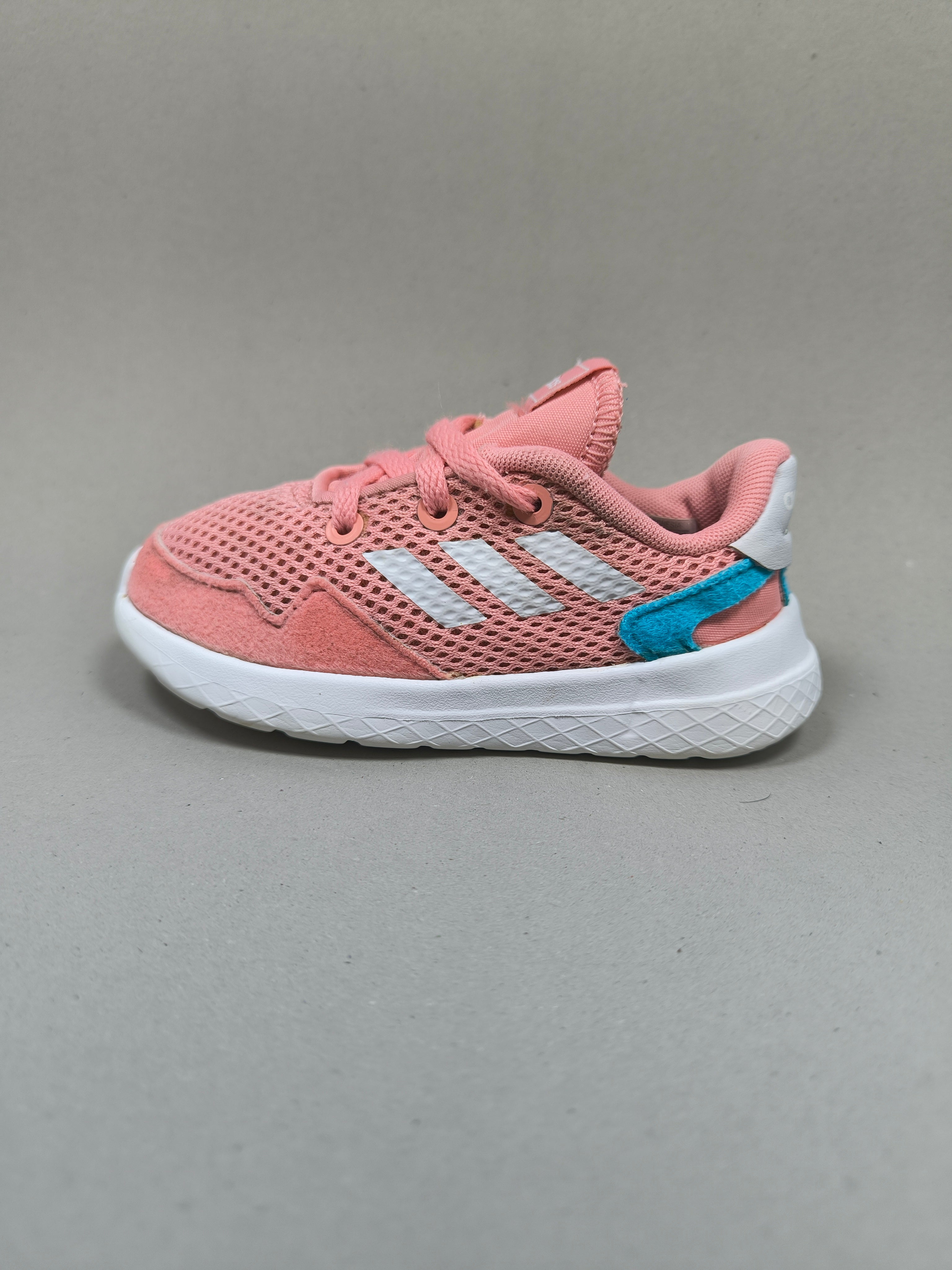 Adidas Archivo . Size : EUR  23 | Excellent+