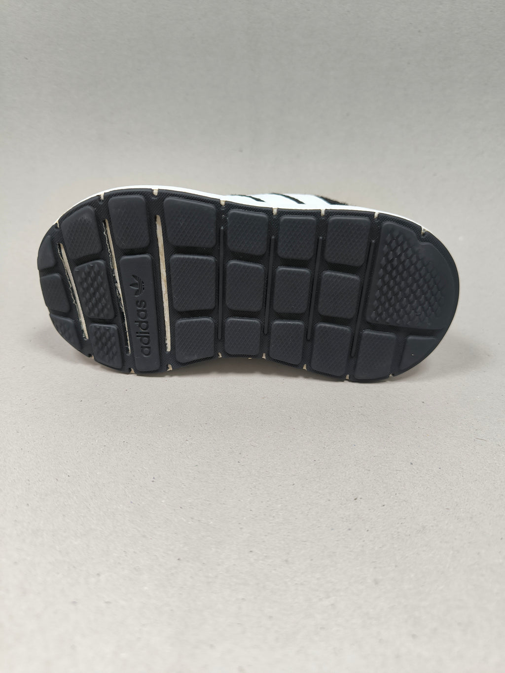 Adidas Swift Run . Size : EUR  23 | Premium