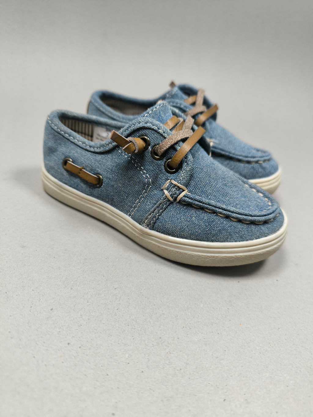 Place Sneakers . Size : EUR  22 | Premium